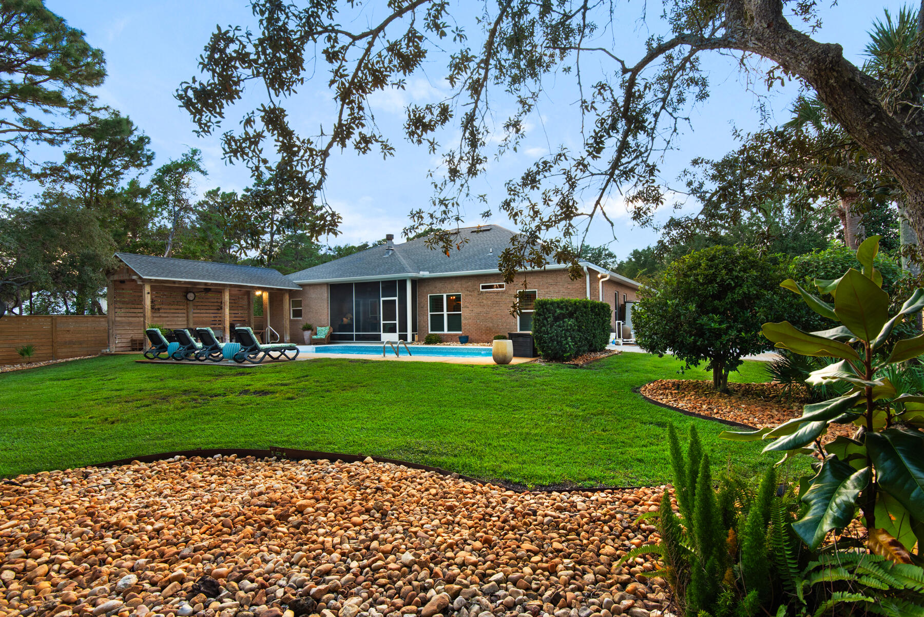 PELICAN BAY - Residential