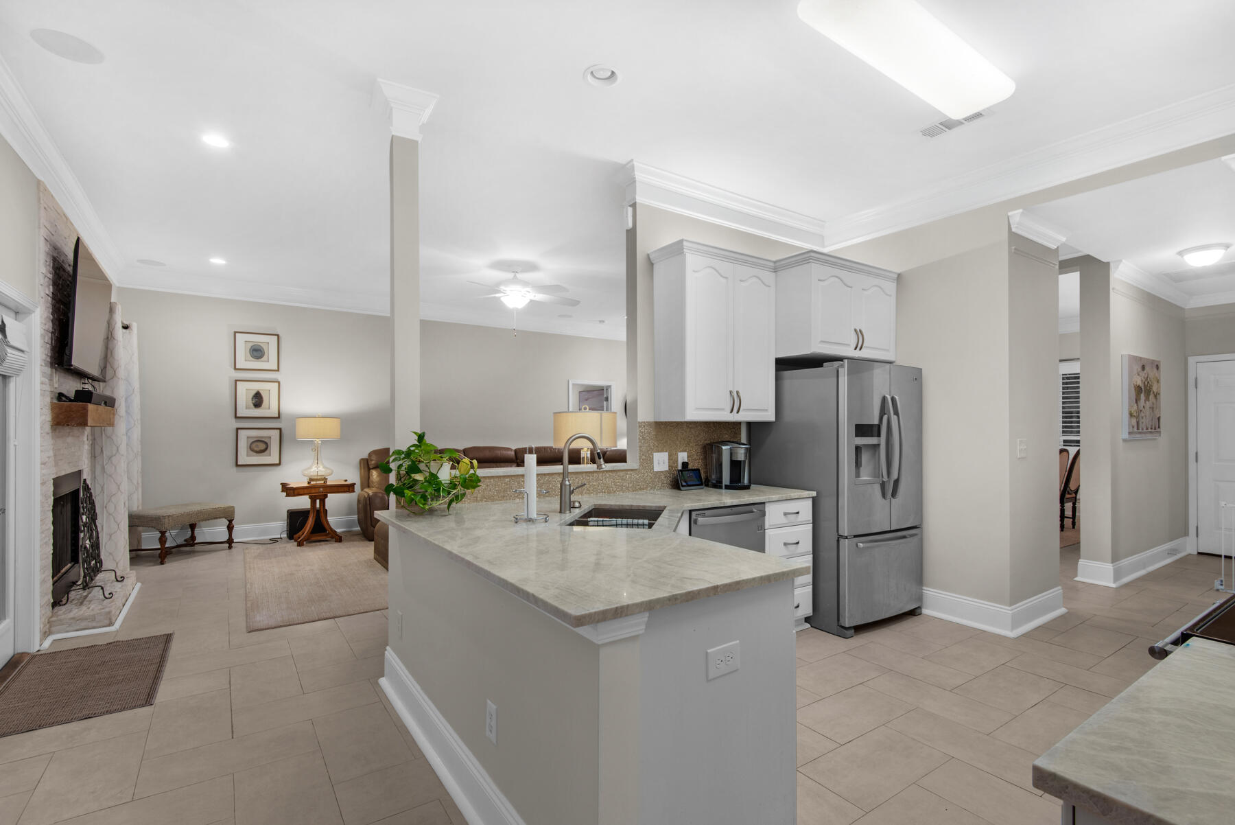PELICAN BAY - Residential