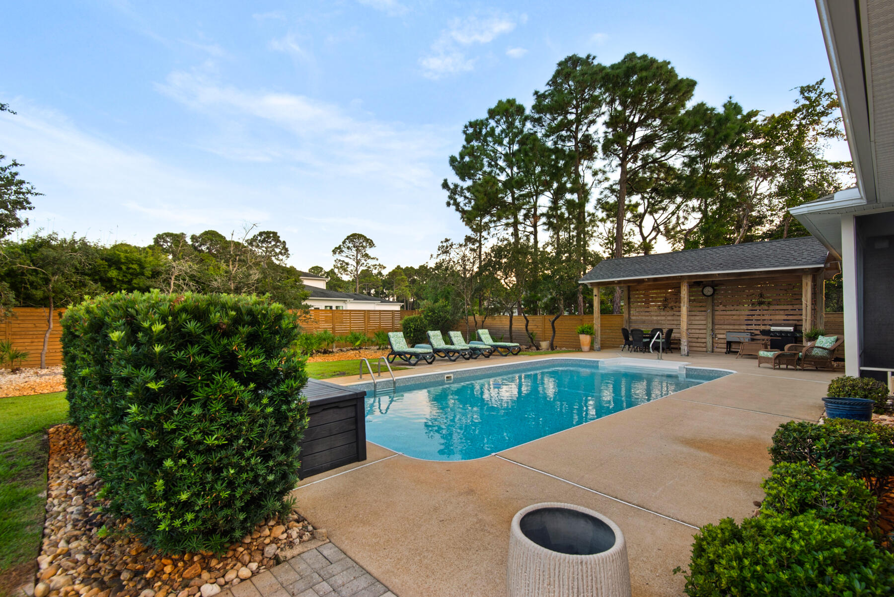 PELICAN BAY - Residential