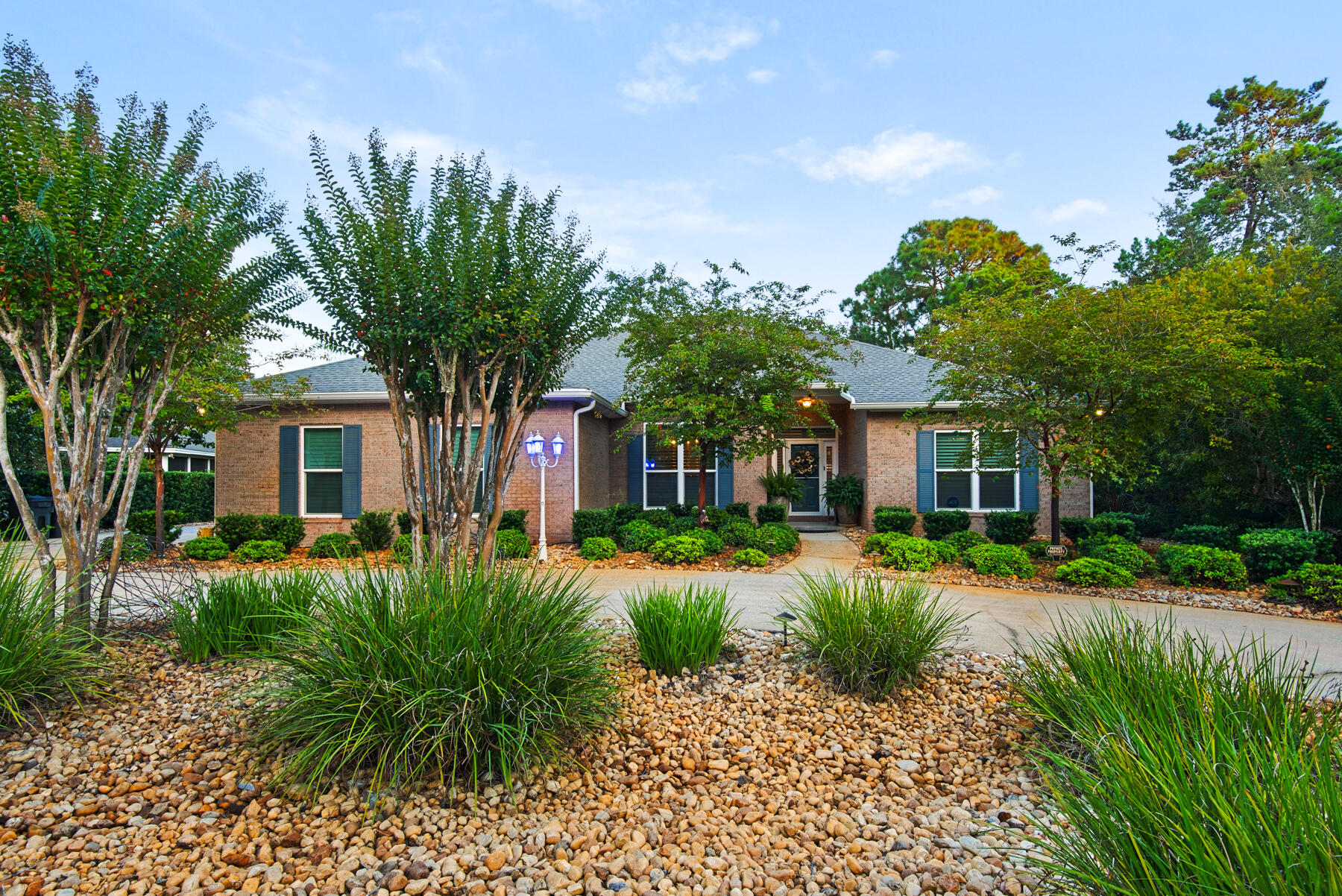 PELICAN BAY - Residential