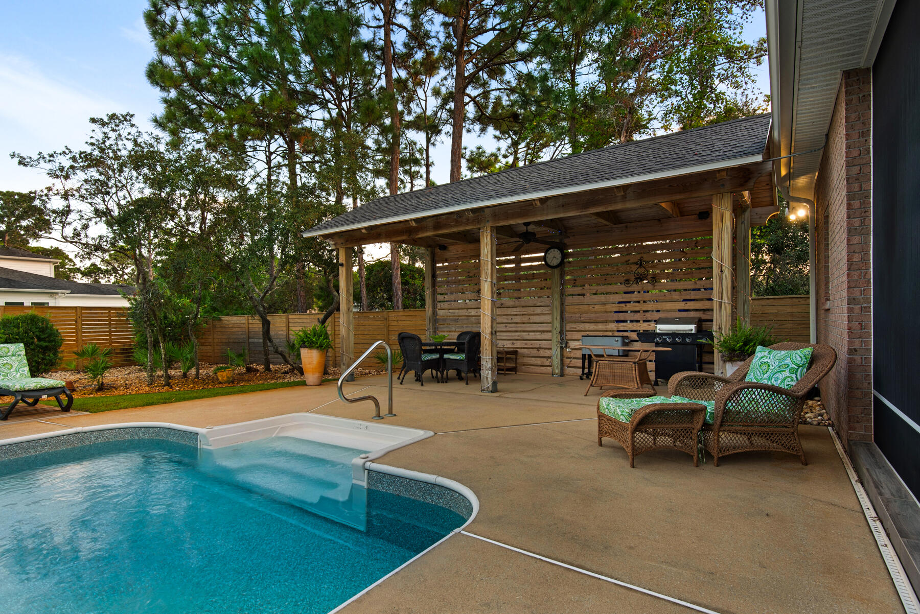 PELICAN BAY - Residential