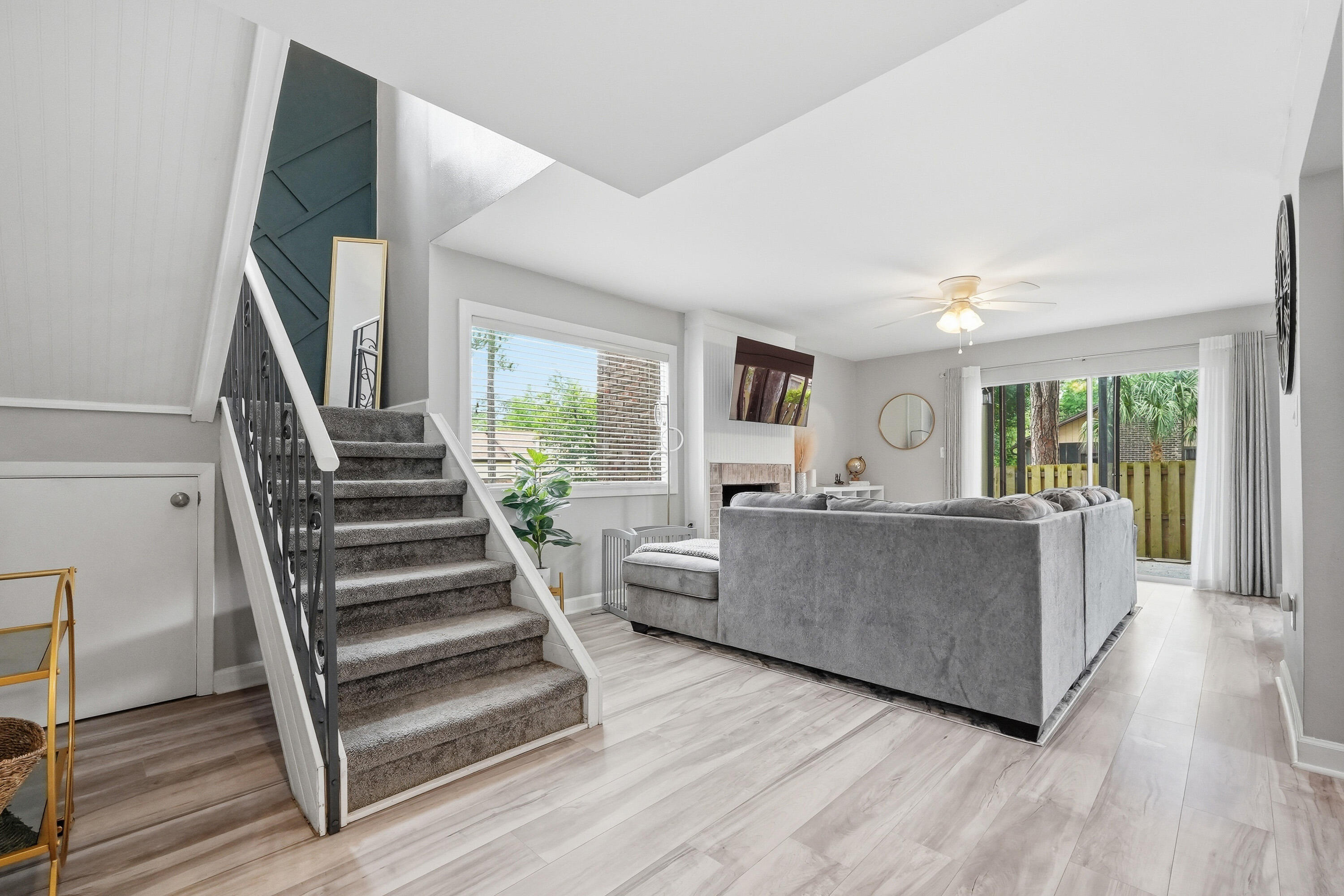 HIDDEN COVE T/H - Residential