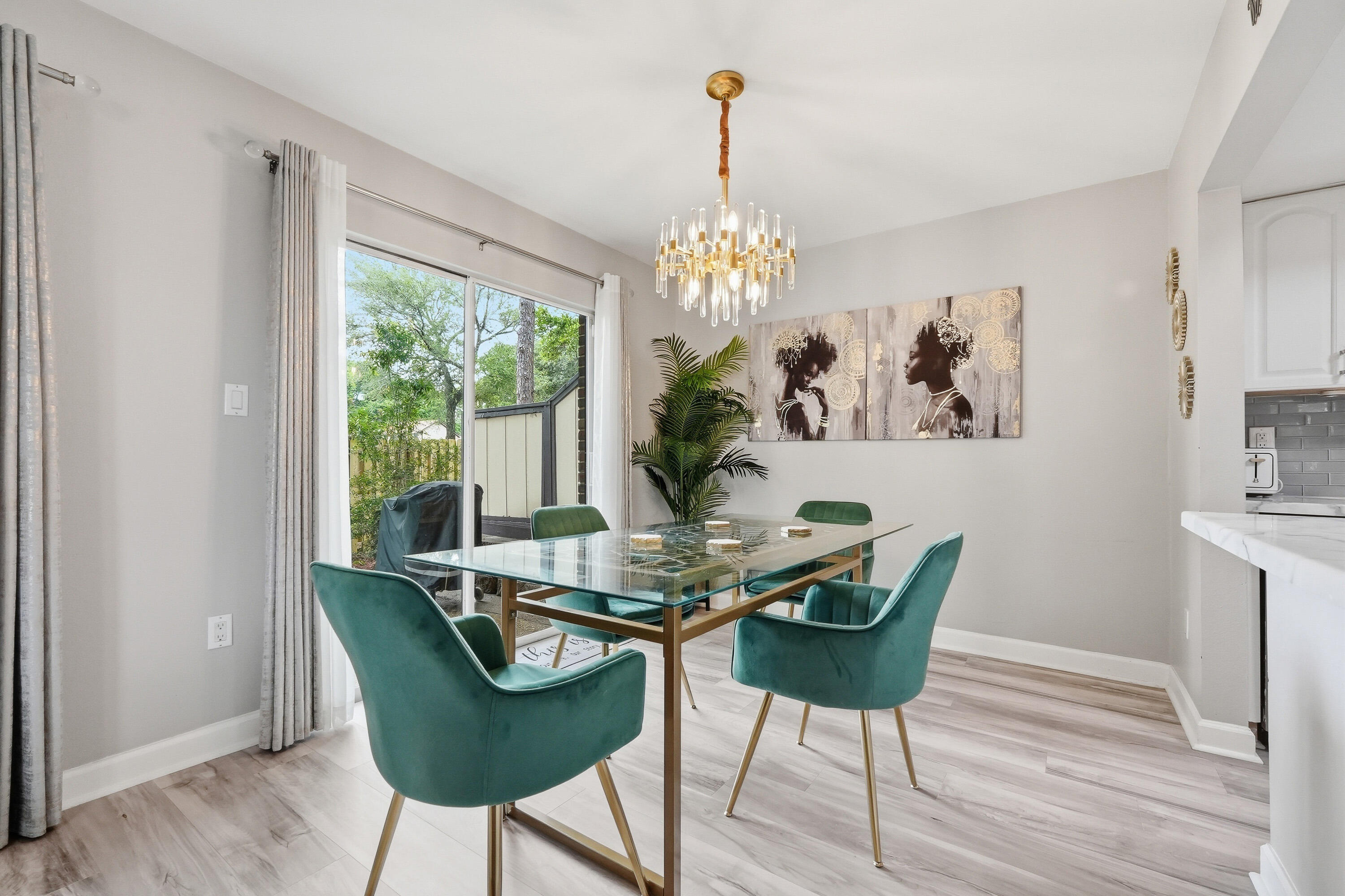HIDDEN COVE T/H - Residential