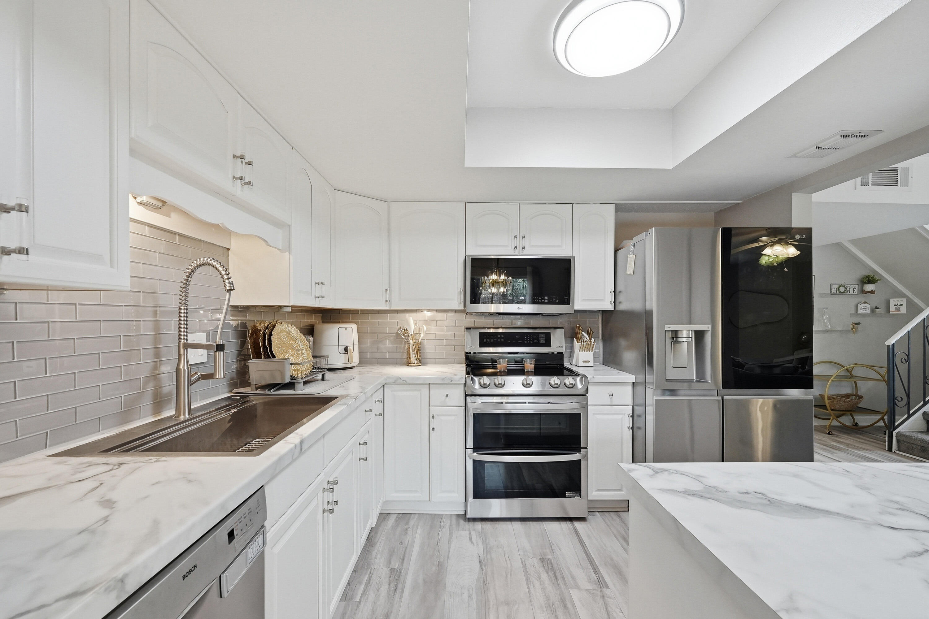 HIDDEN COVE T/H - Residential