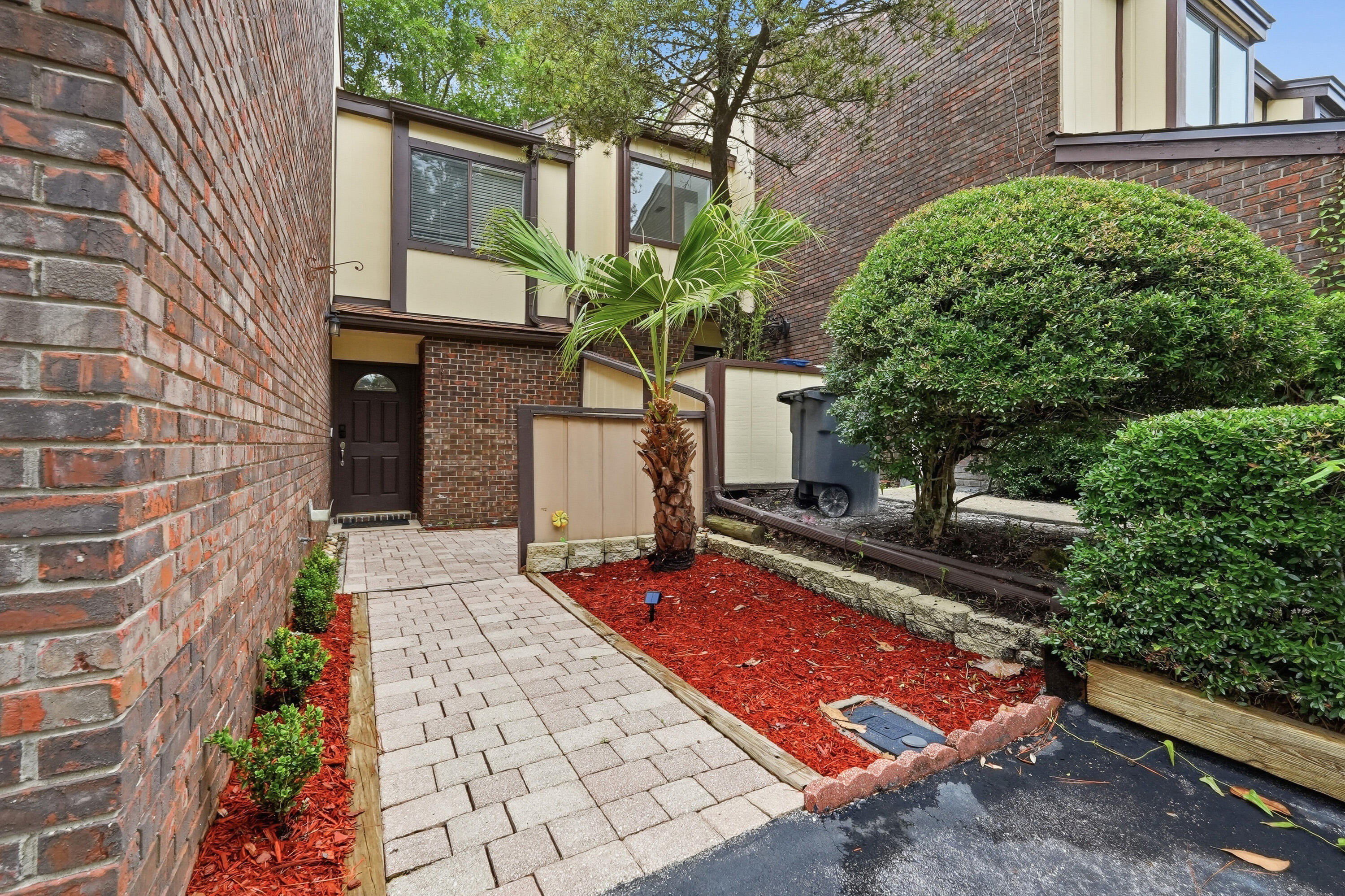 HIDDEN COVE T/H - Residential