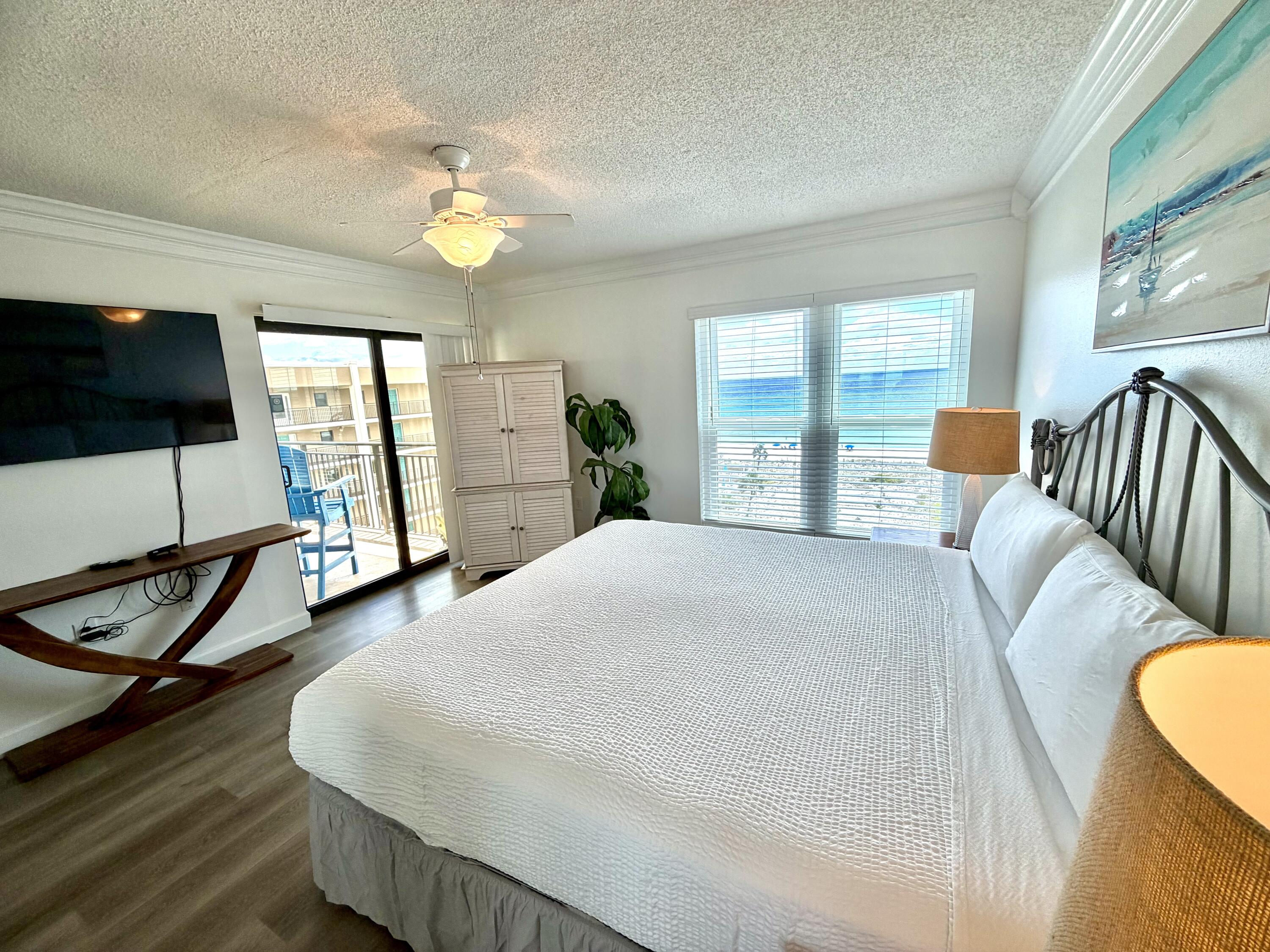 EMERALD ISLE - Residential