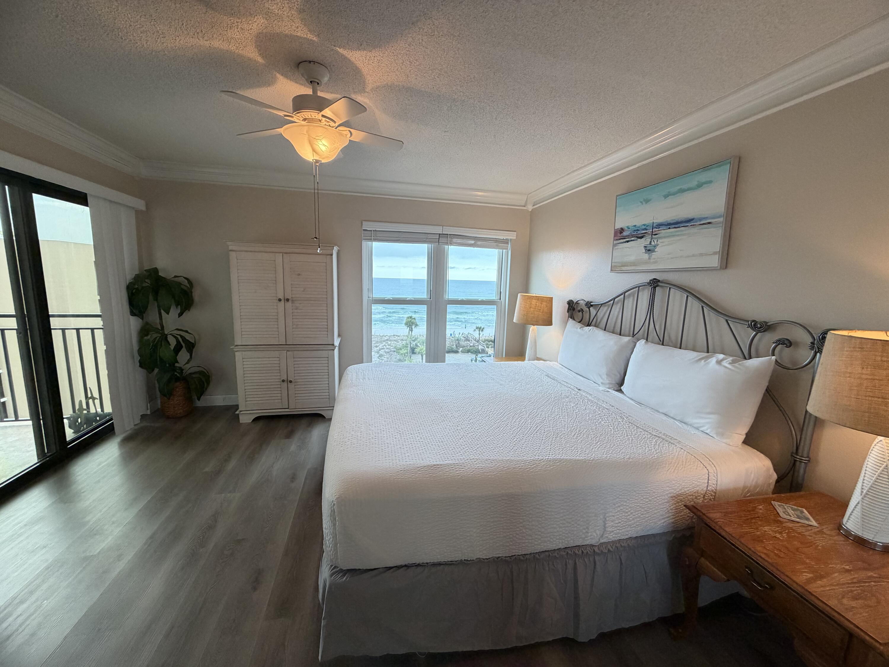 EMERALD ISLE - Residential