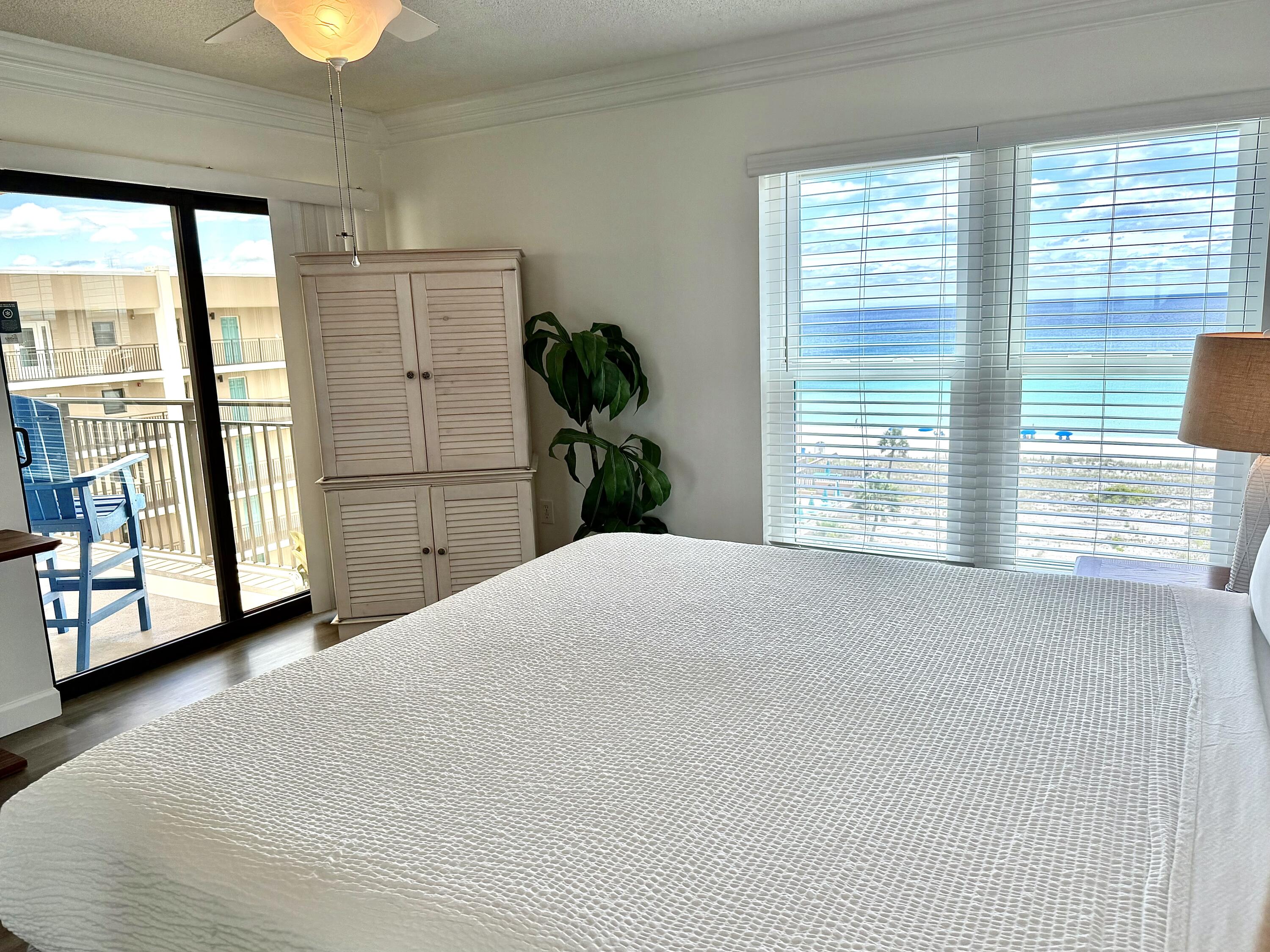EMERALD ISLE - Residential