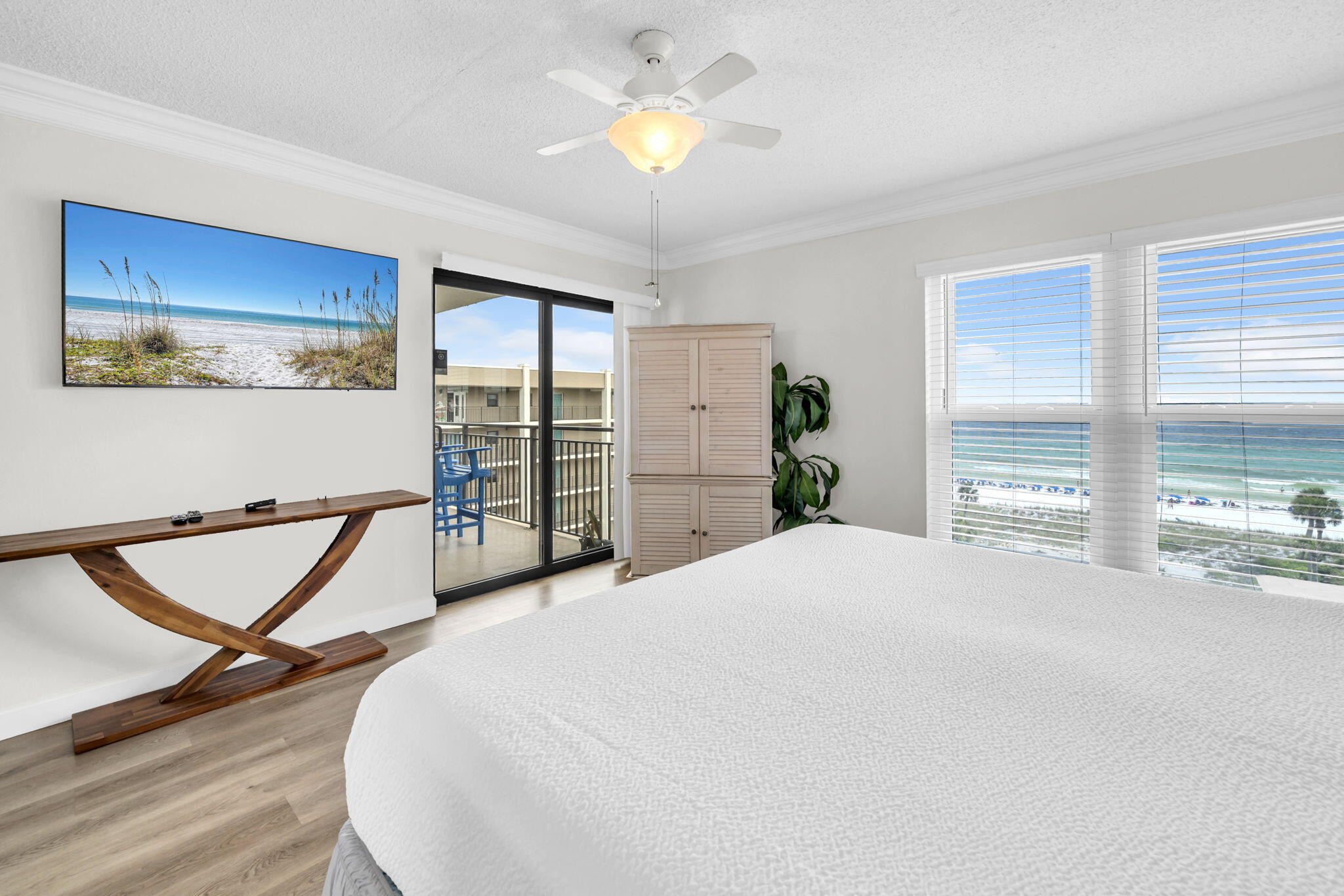 EMERALD ISLE - Residential