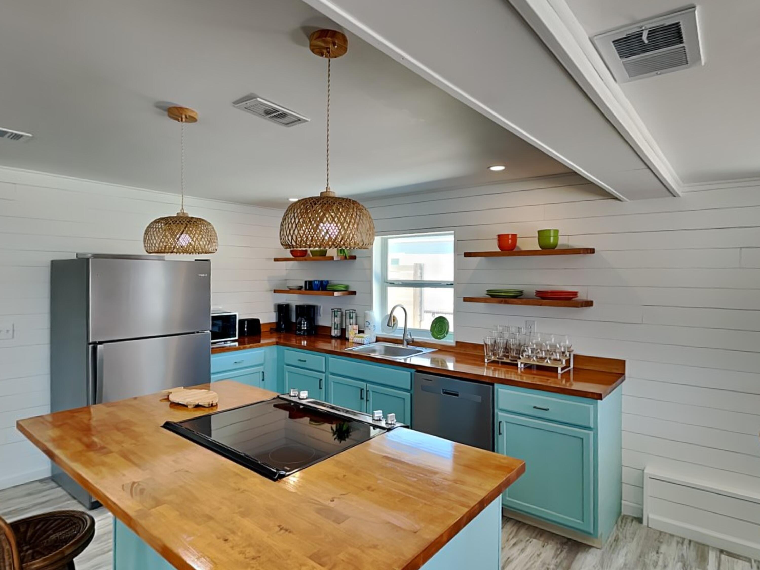 LAGUNA BEACH ESTATES 4TH ADDN - Residential
