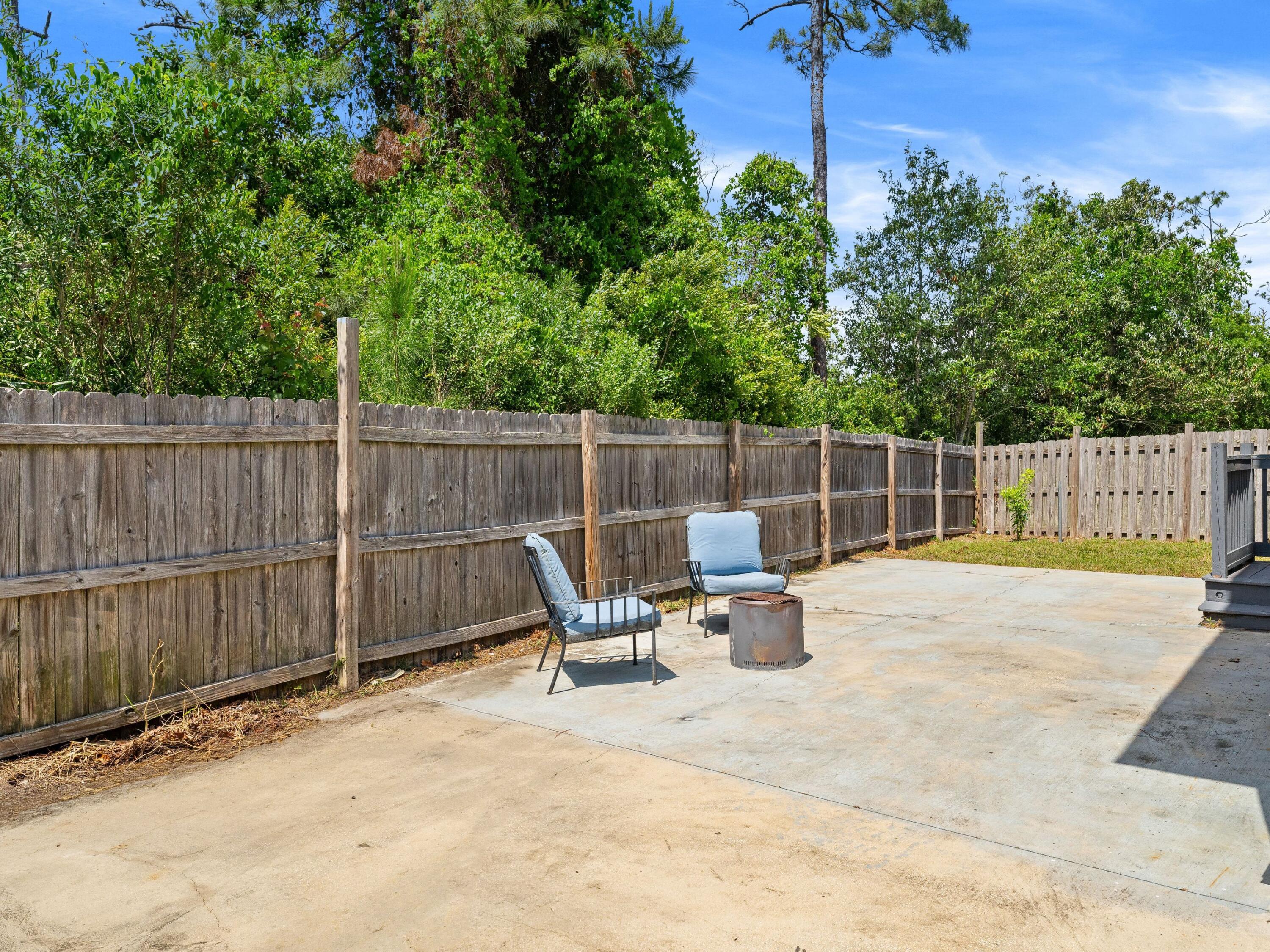 HARRISON'S WALK - Residential