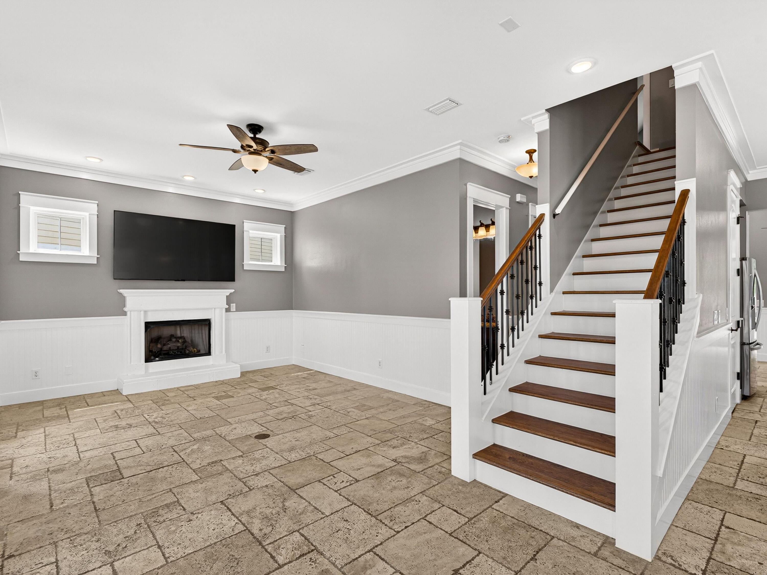 HARRISON'S WALK - Residential