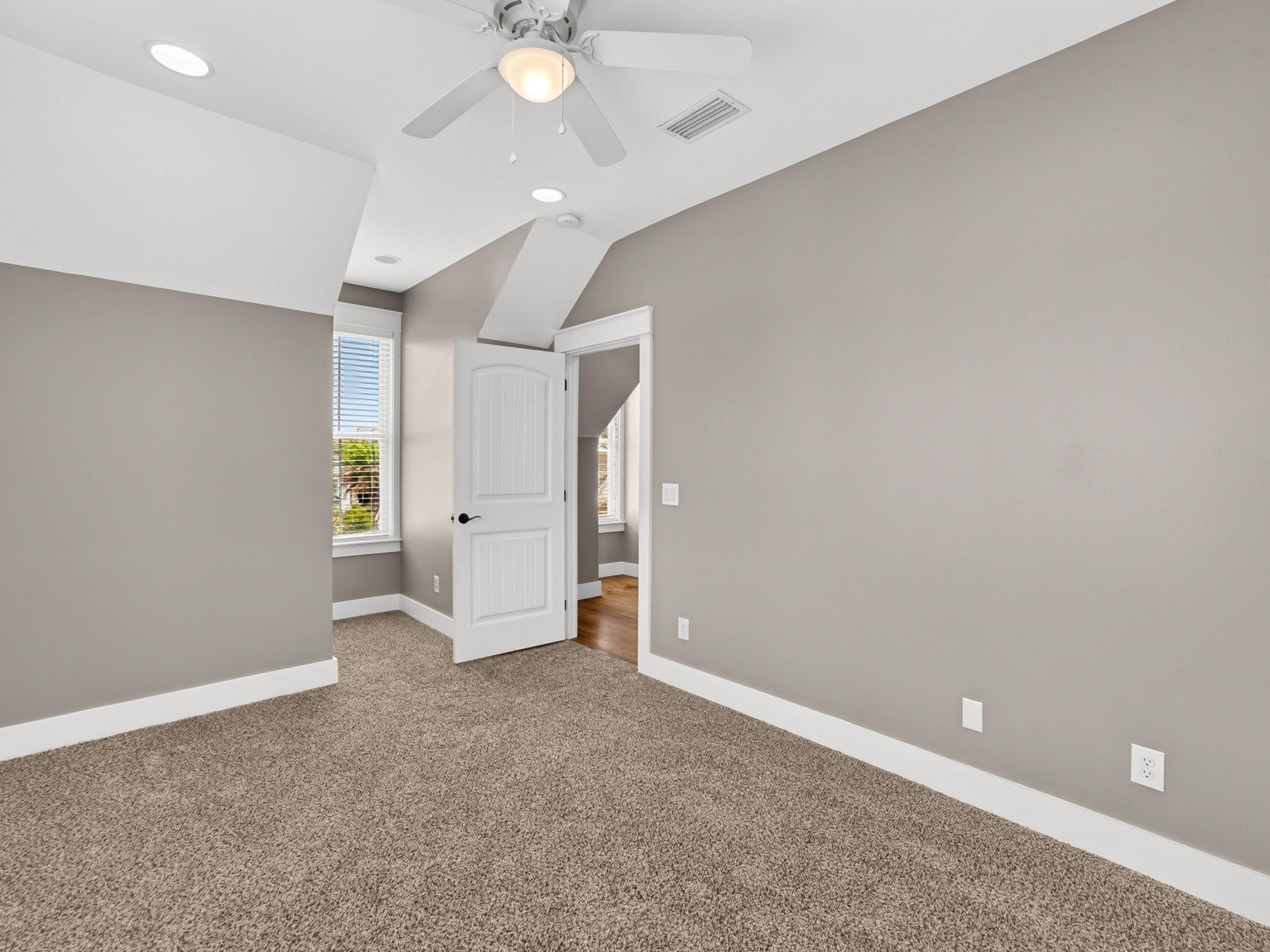 HARRISON'S WALK - Residential