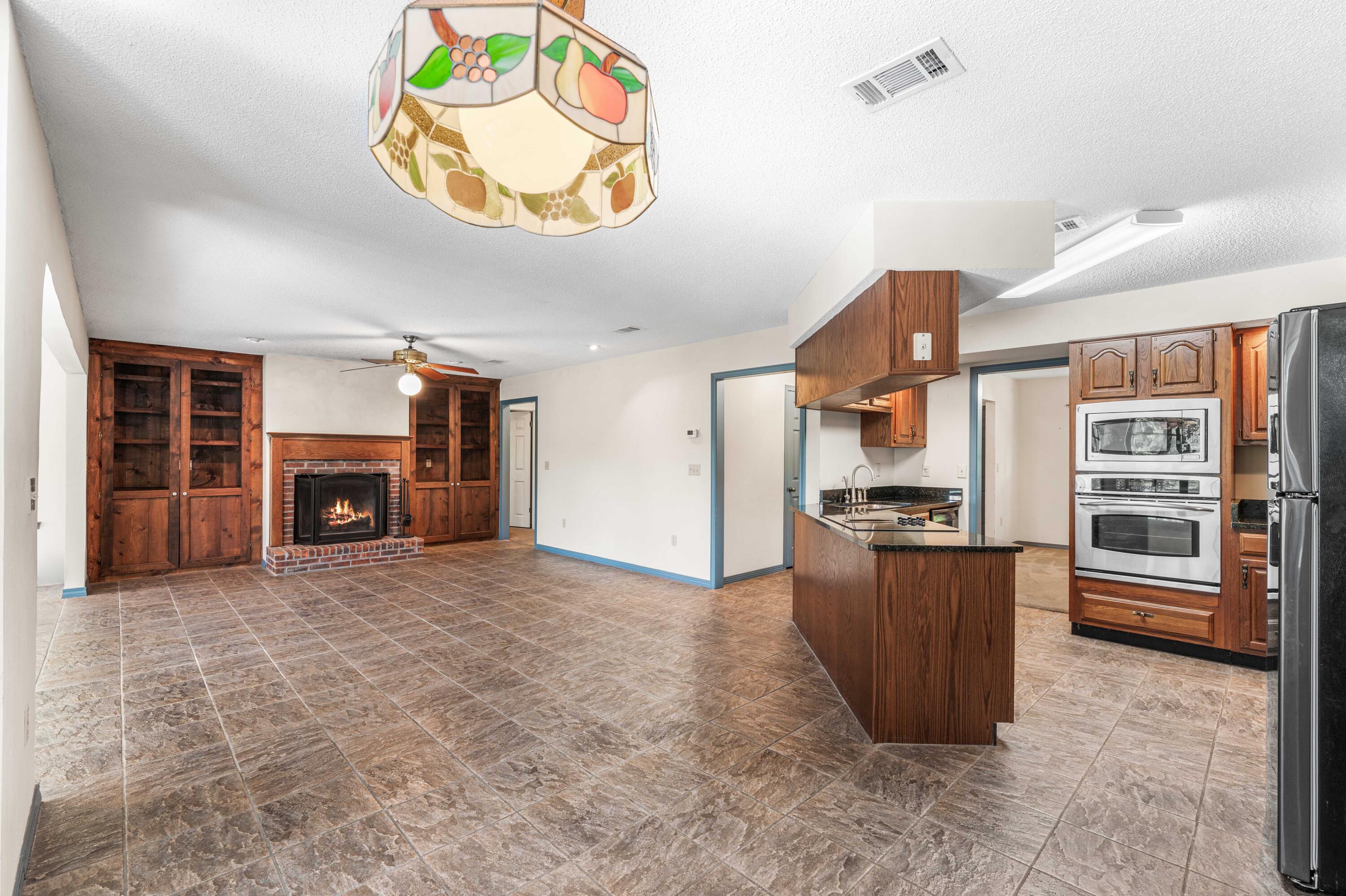 LAKE SHARON ESTATES - Residential
