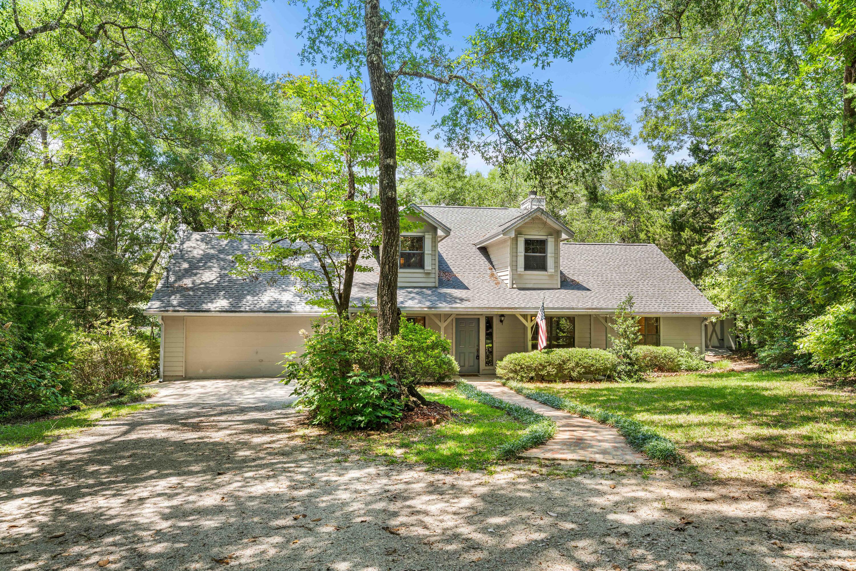 LAKE SHARON ESTATES - Residential