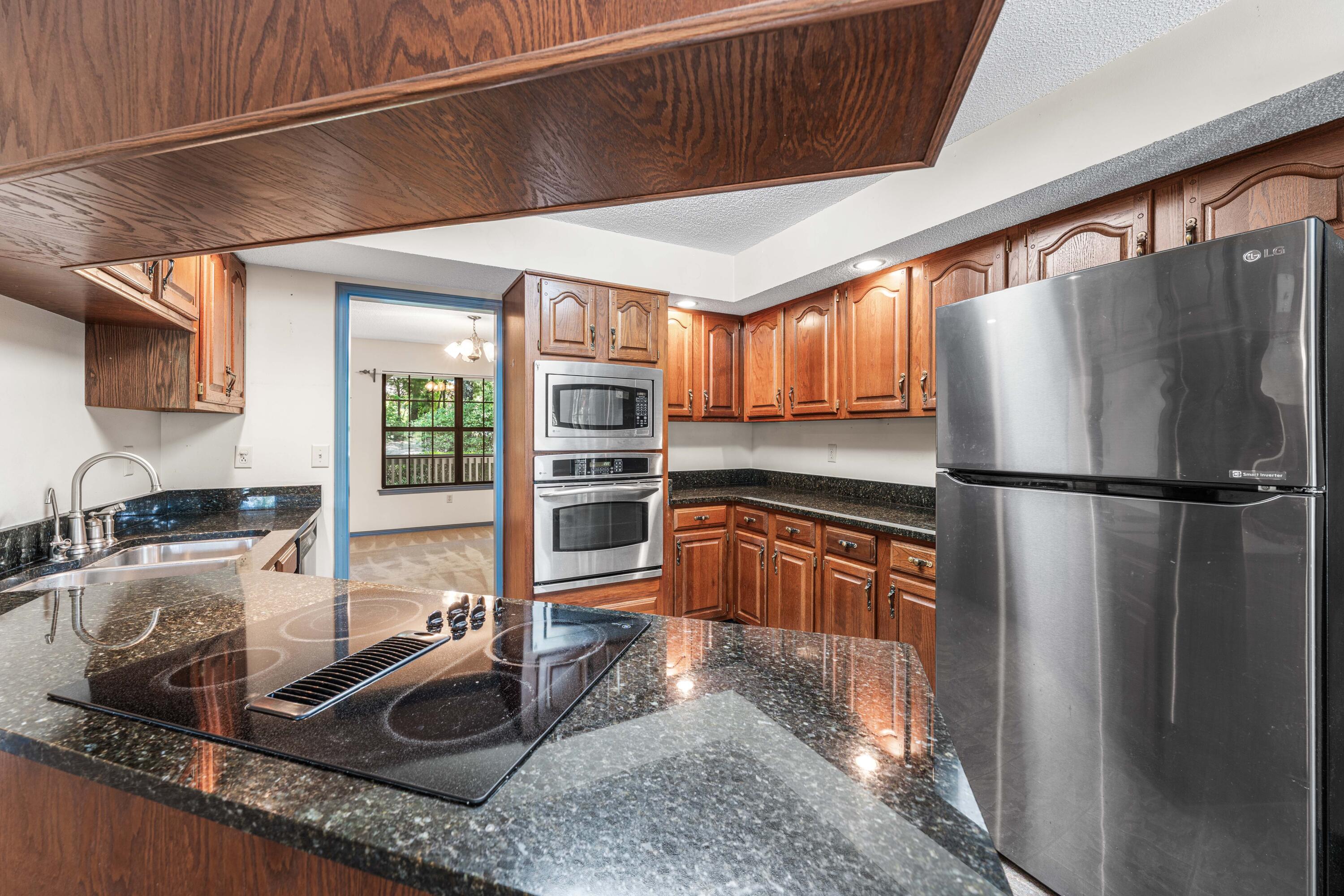 LAKE SHARON ESTATES - Residential