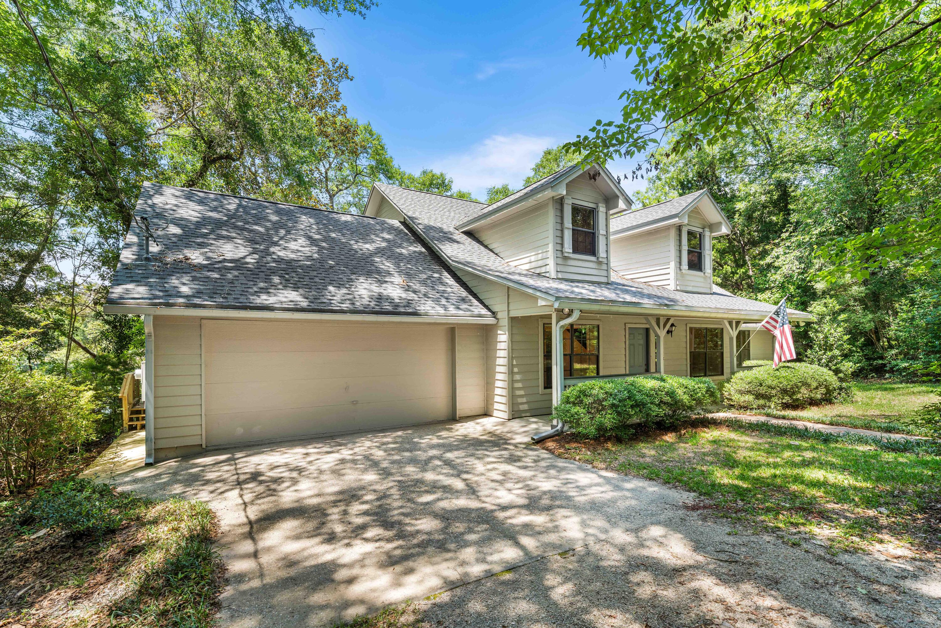 LAKE SHARON ESTATES - Residential