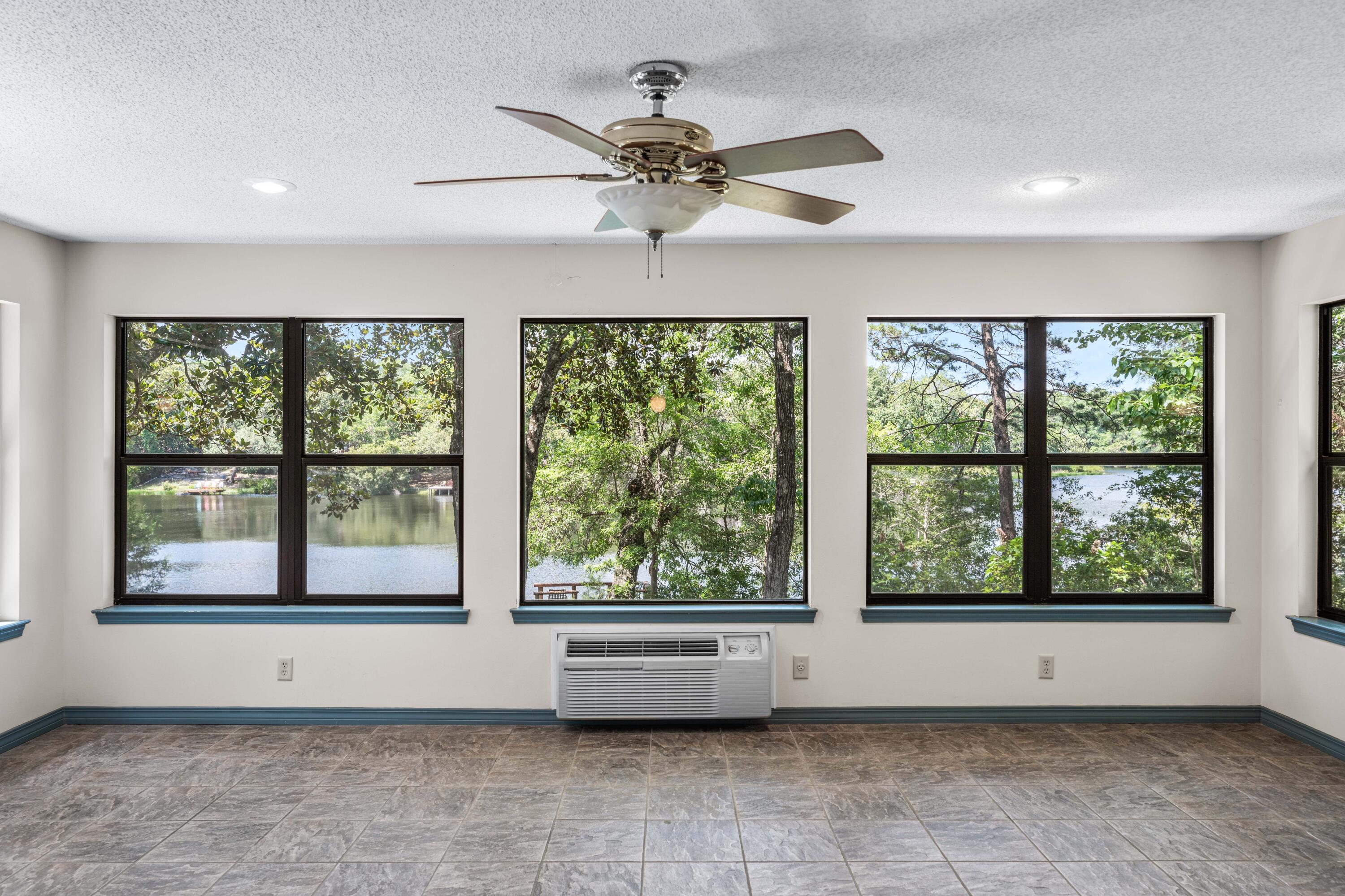 LAKE SHARON ESTATES - Residential