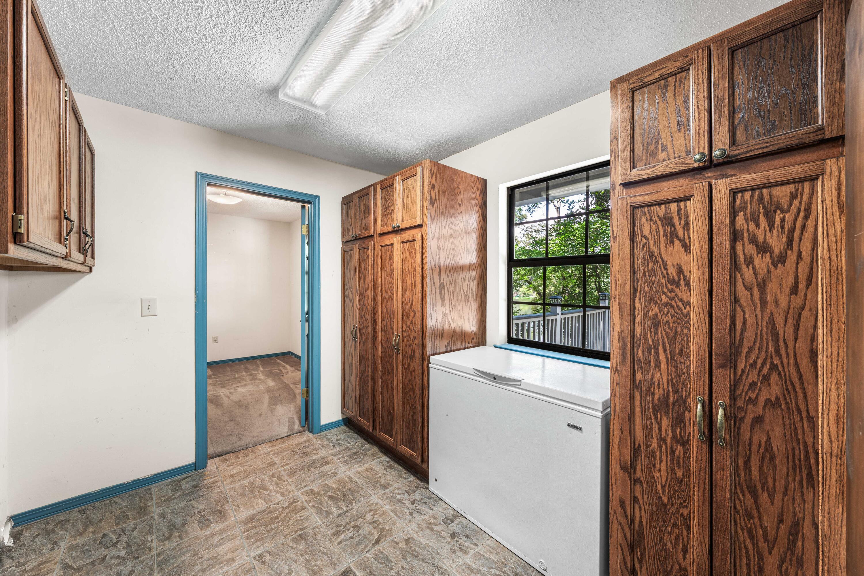 LAKE SHARON ESTATES - Residential