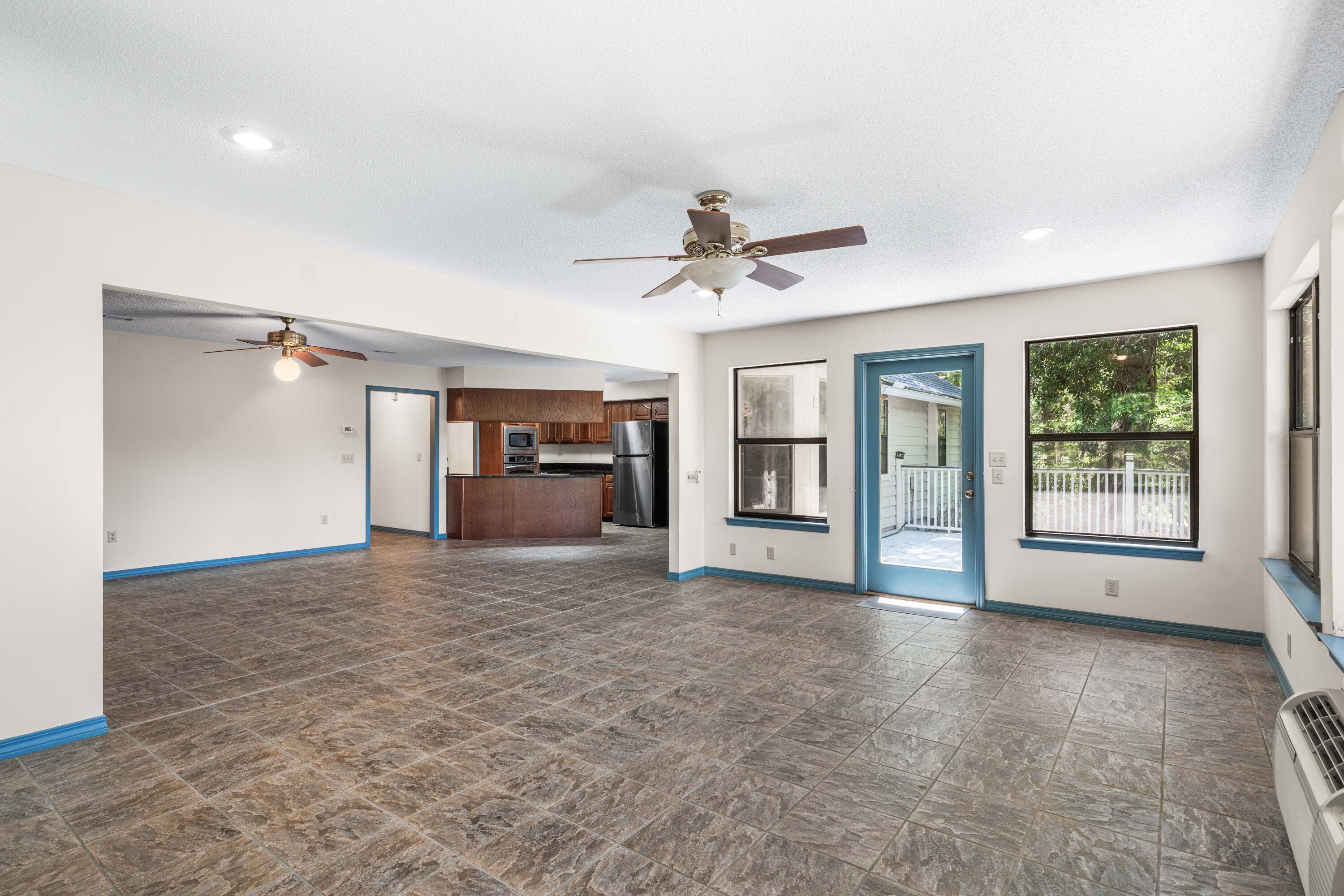 LAKE SHARON ESTATES - Residential