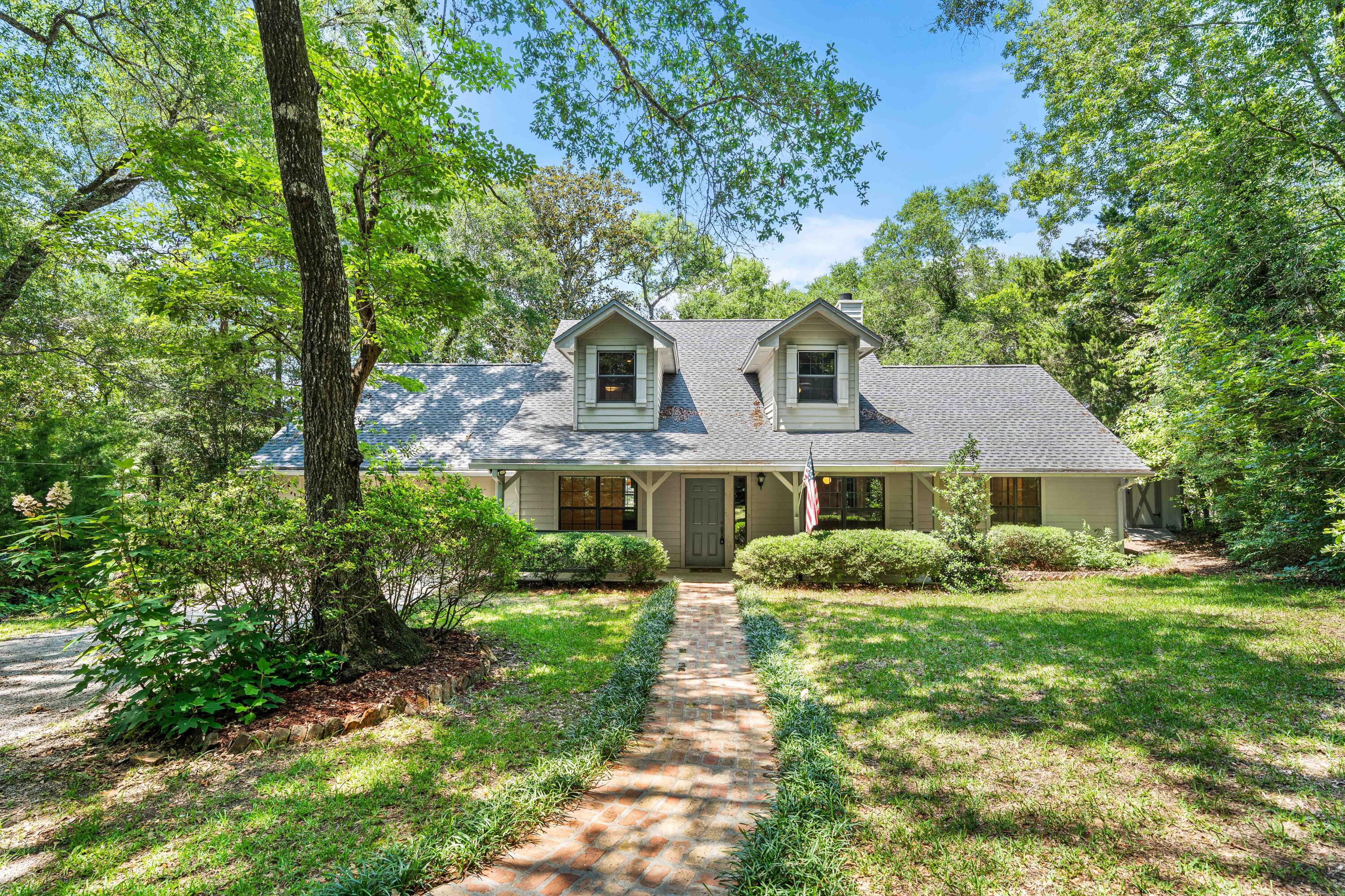 LAKE SHARON ESTATES - Residential