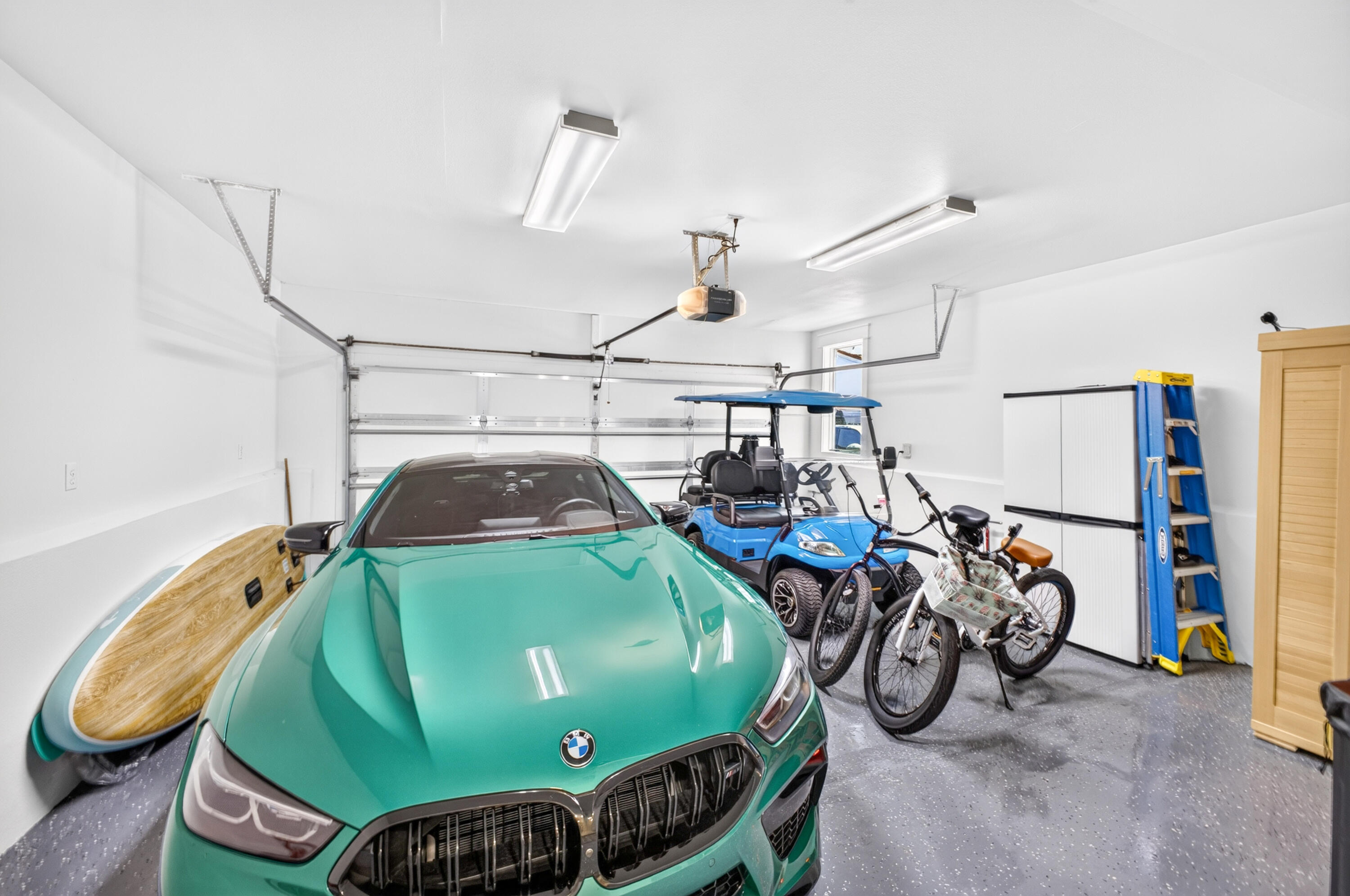 VANTAGE POINTE - Residential