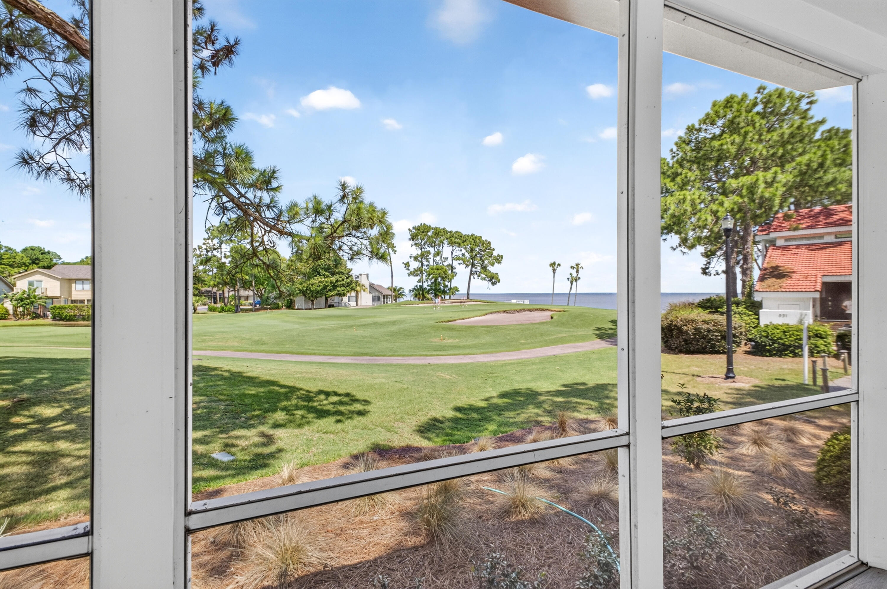 VANTAGE POINTE - Residential
