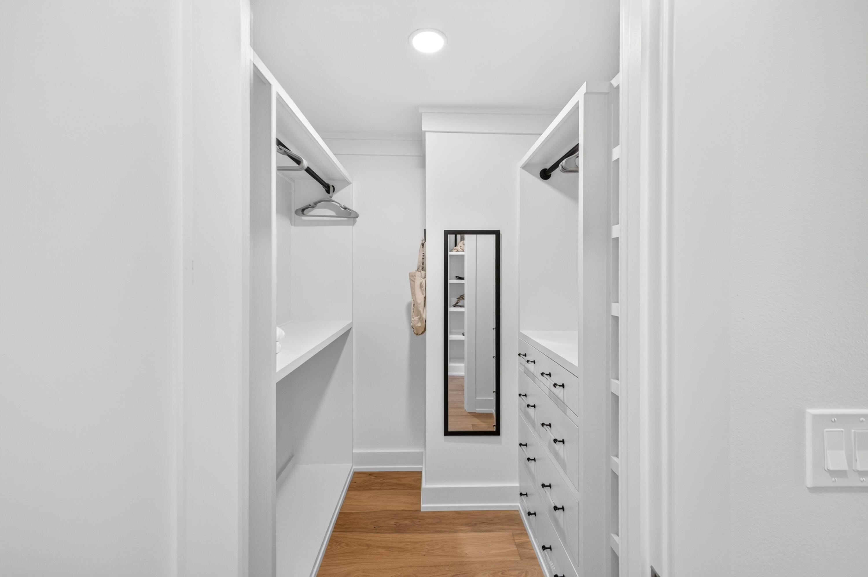 VANTAGE POINTE - Residential