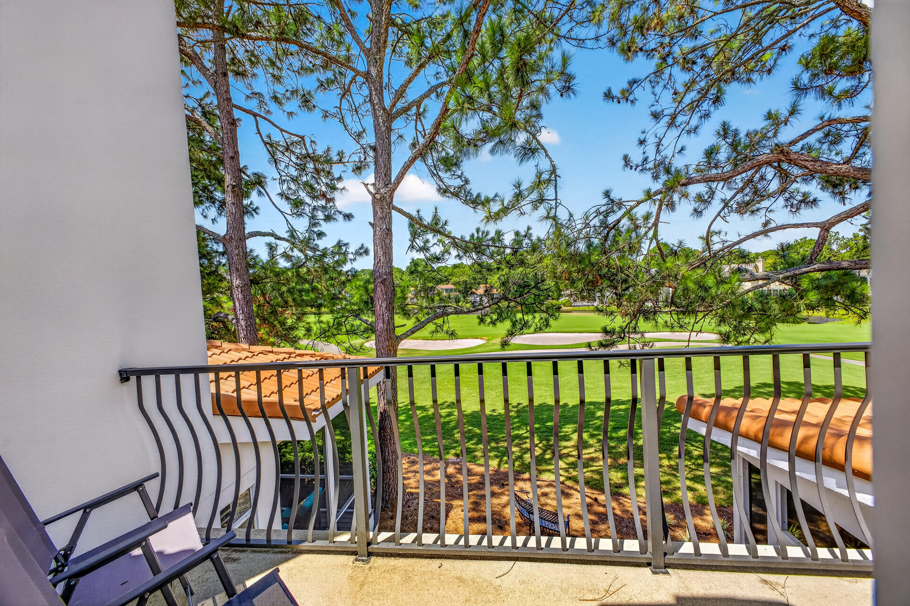 VANTAGE POINTE - Residential