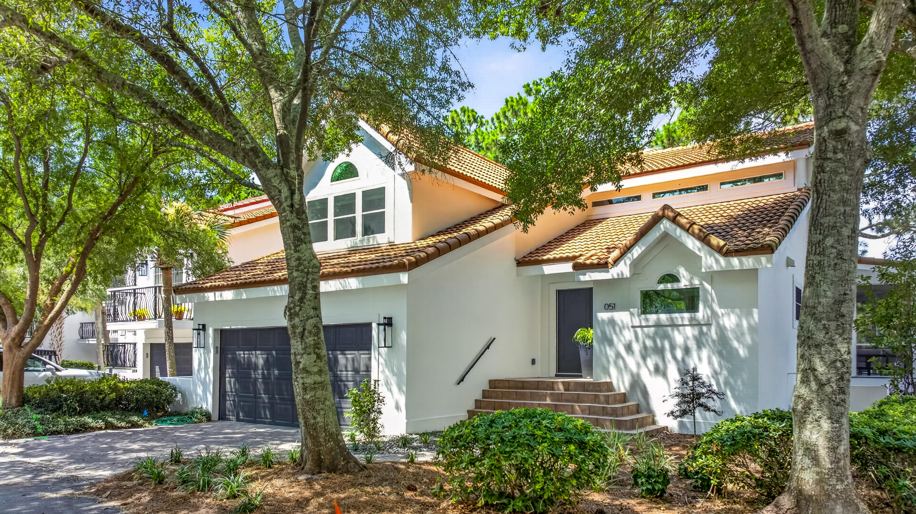 VANTAGE POINTE - Residential