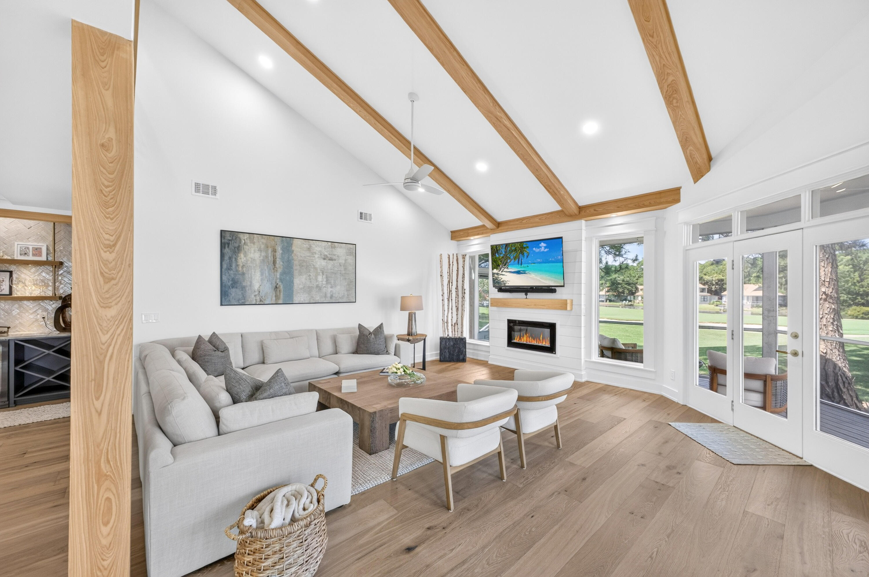VANTAGE POINTE - Residential