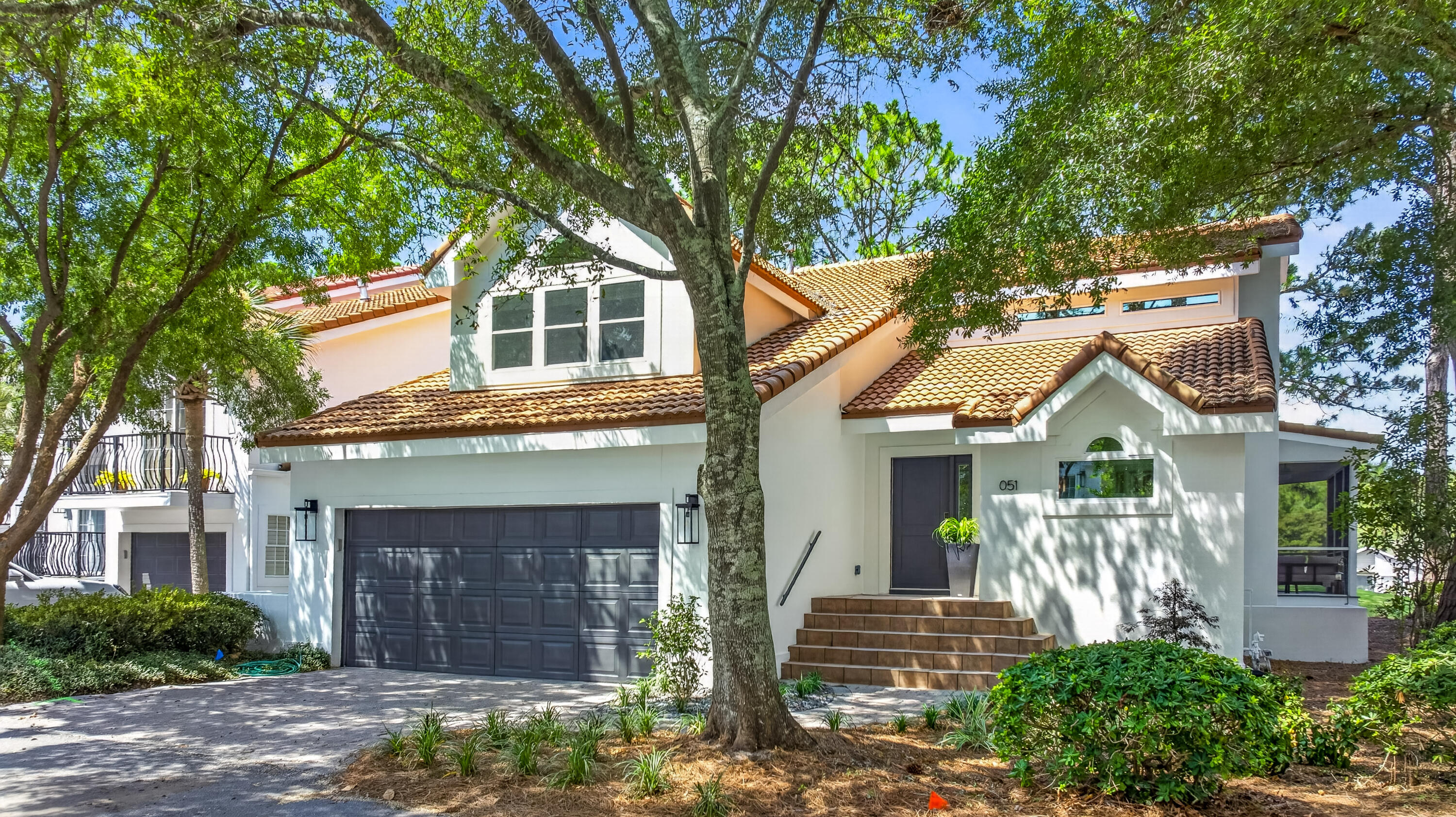 VANTAGE POINTE - Residential