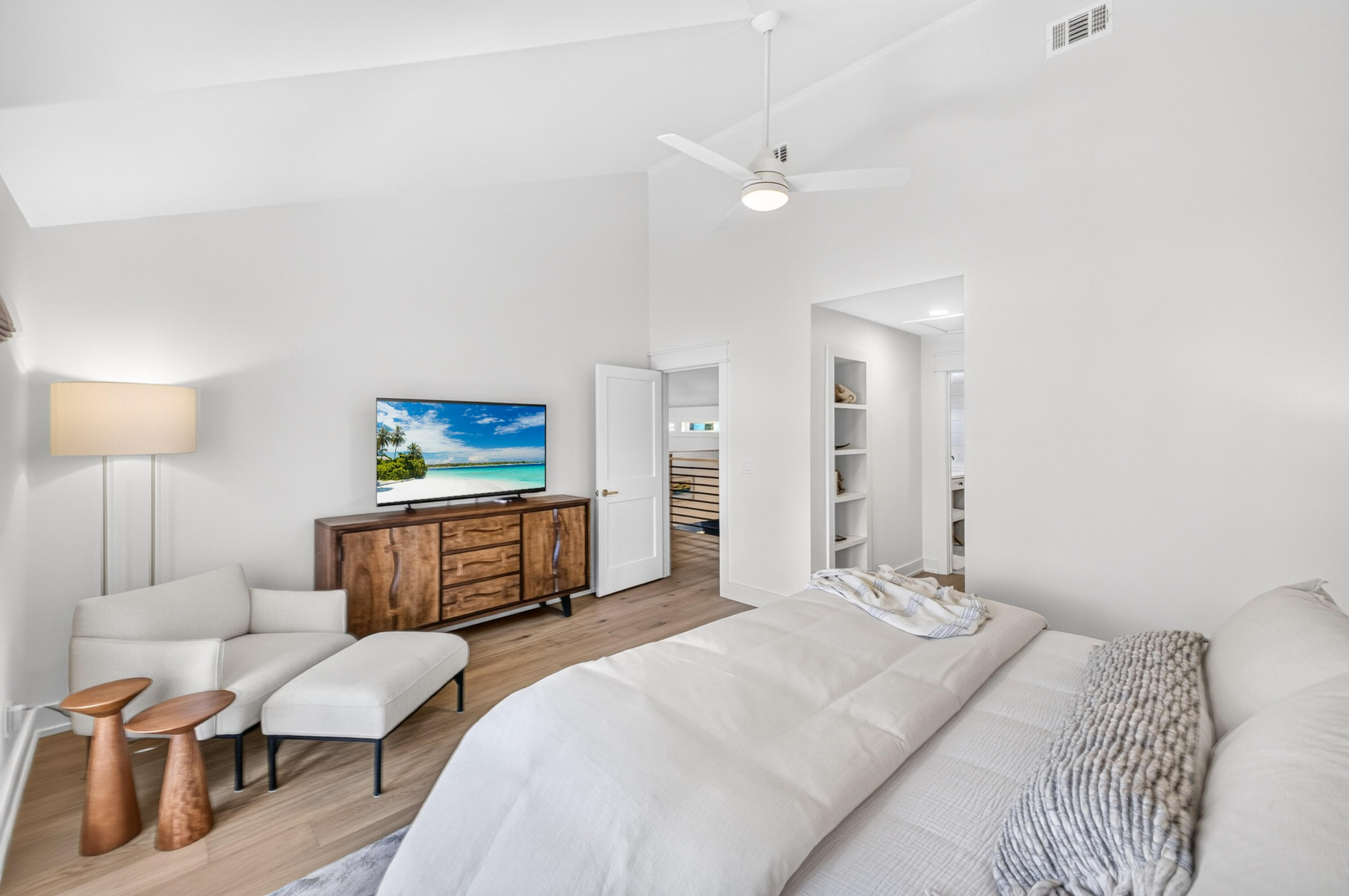 VANTAGE POINTE - Residential