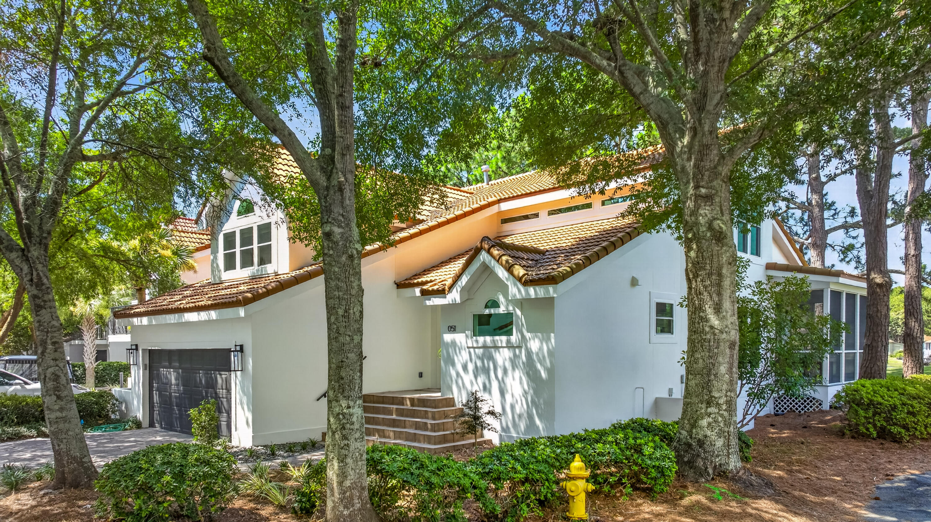 VANTAGE POINTE - Residential