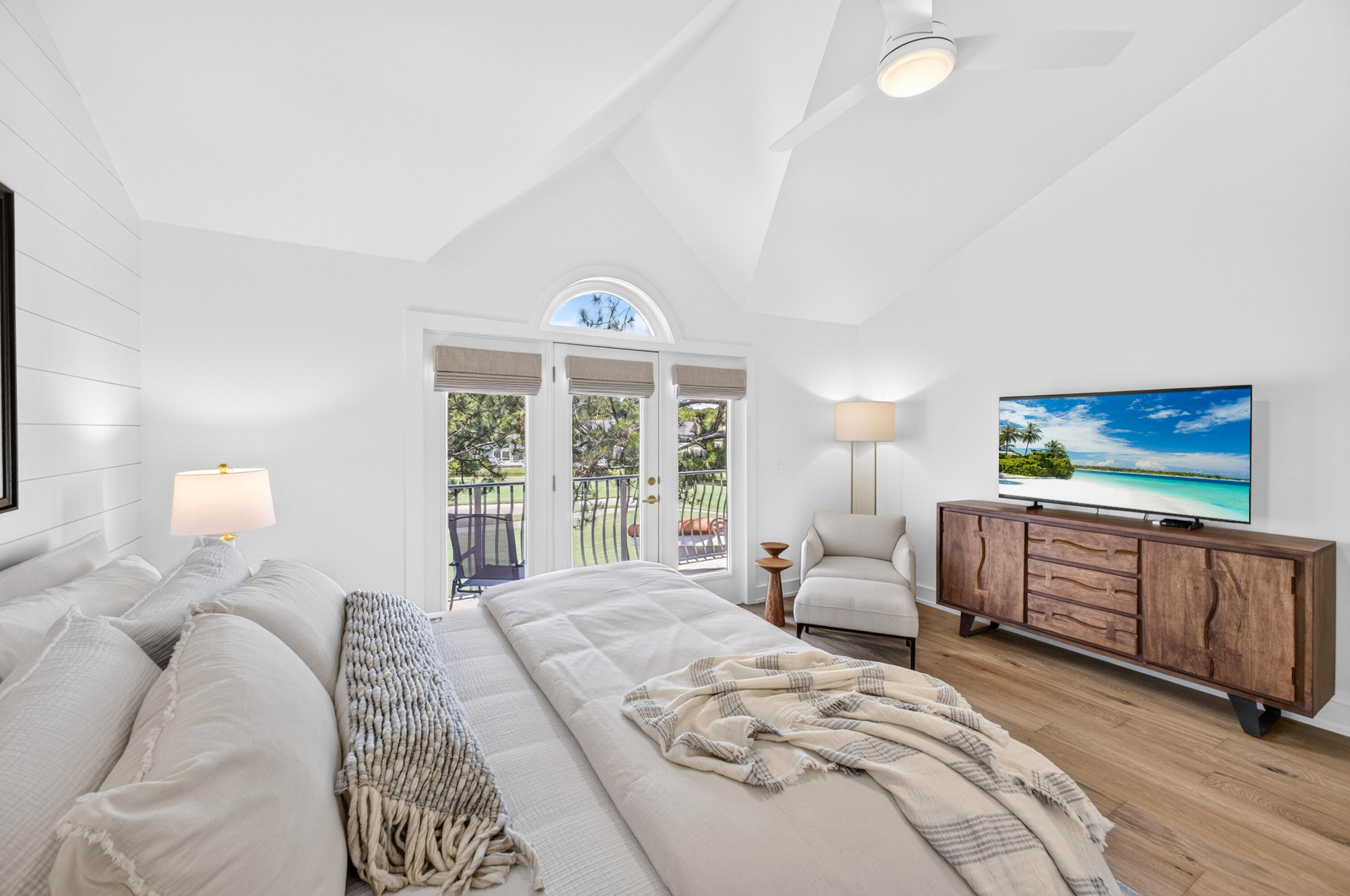 VANTAGE POINTE - Residential