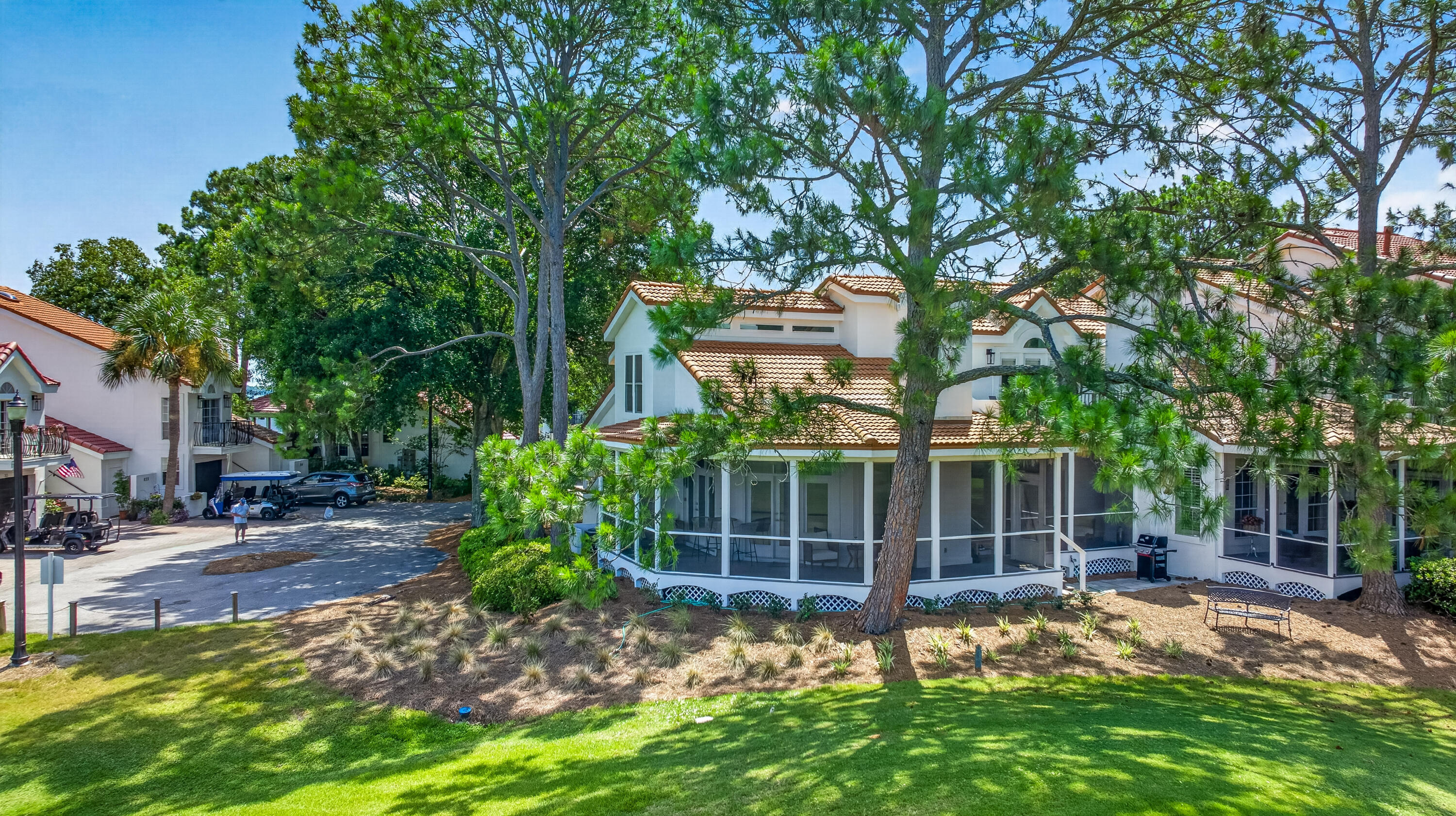 VANTAGE POINTE - Residential