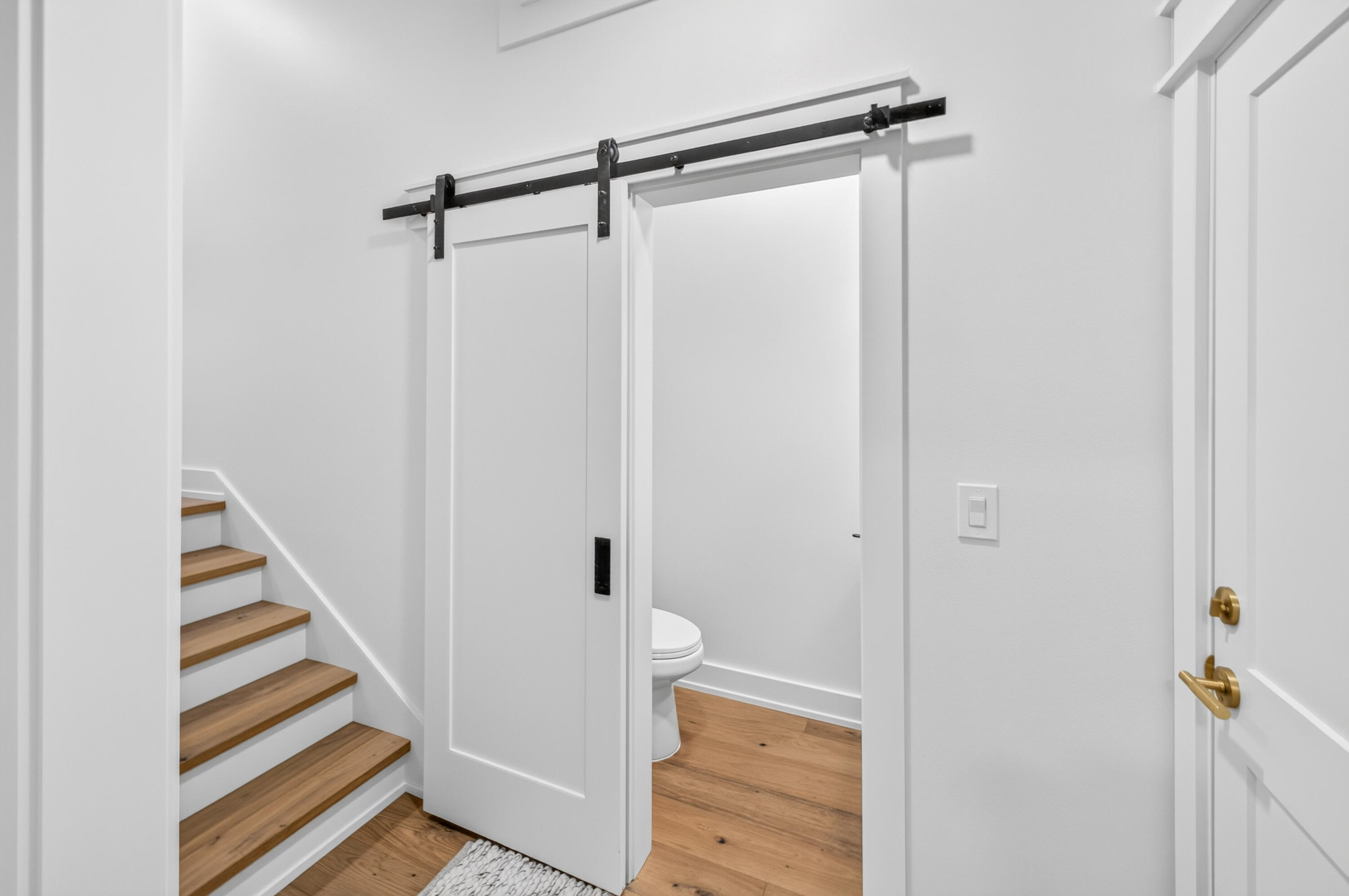 VANTAGE POINTE - Residential