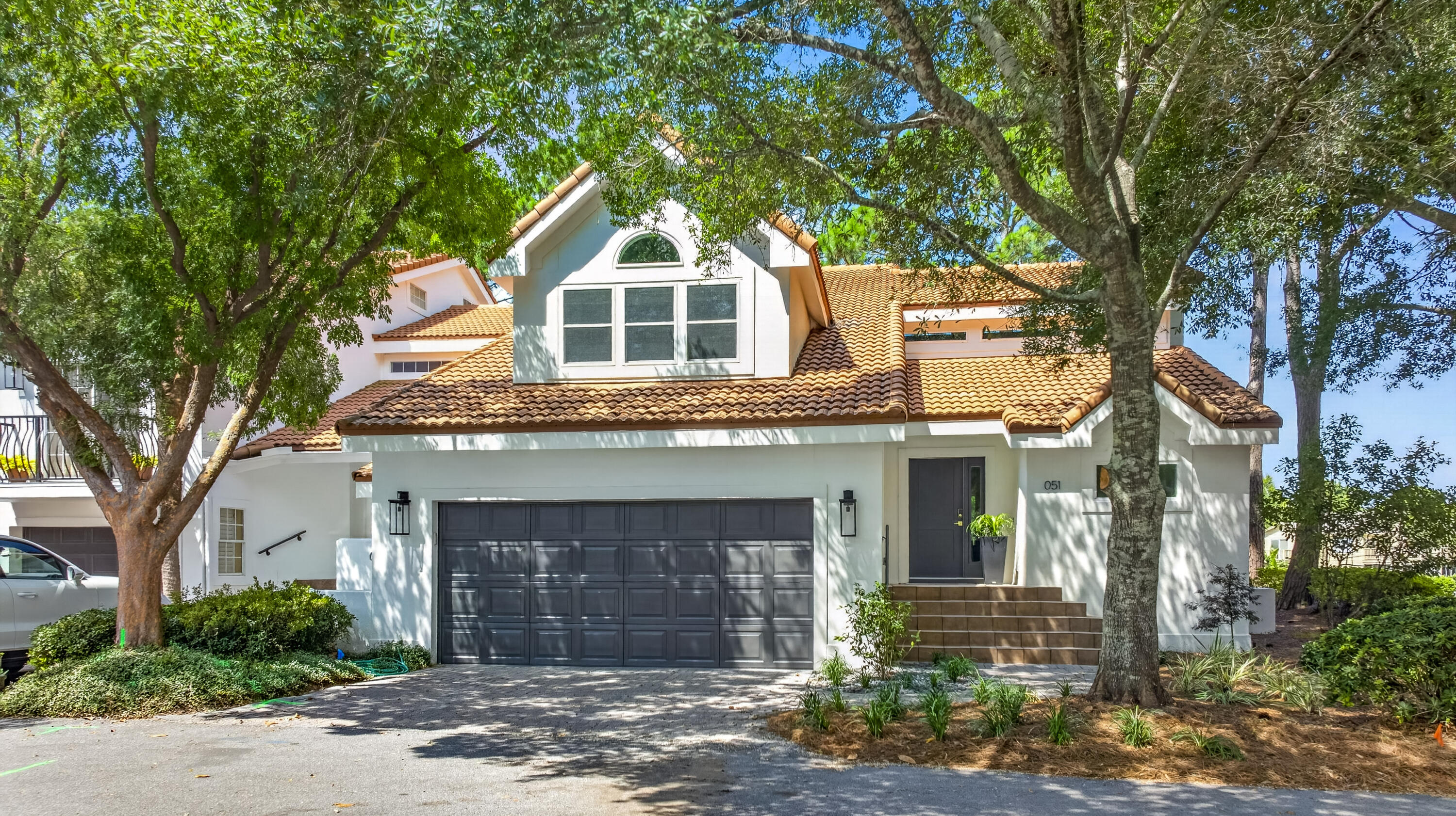 VANTAGE POINTE - Residential