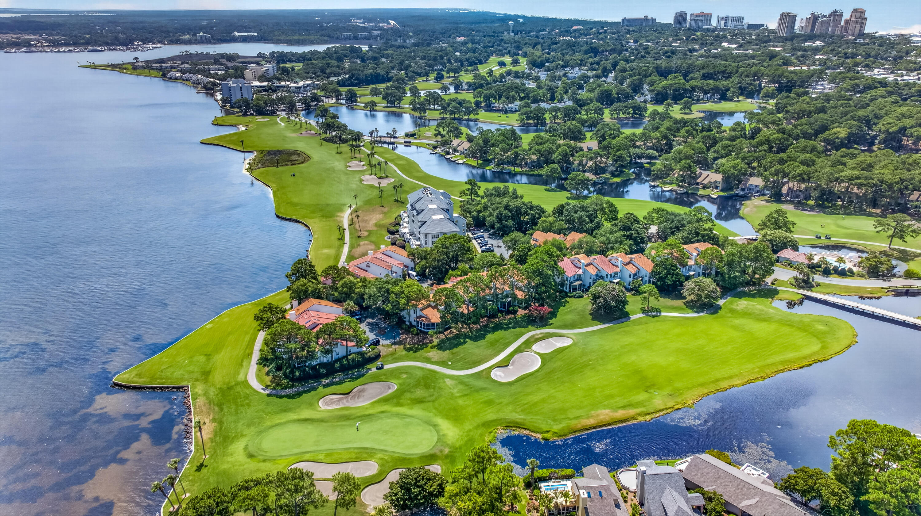 VANTAGE POINTE - Residential