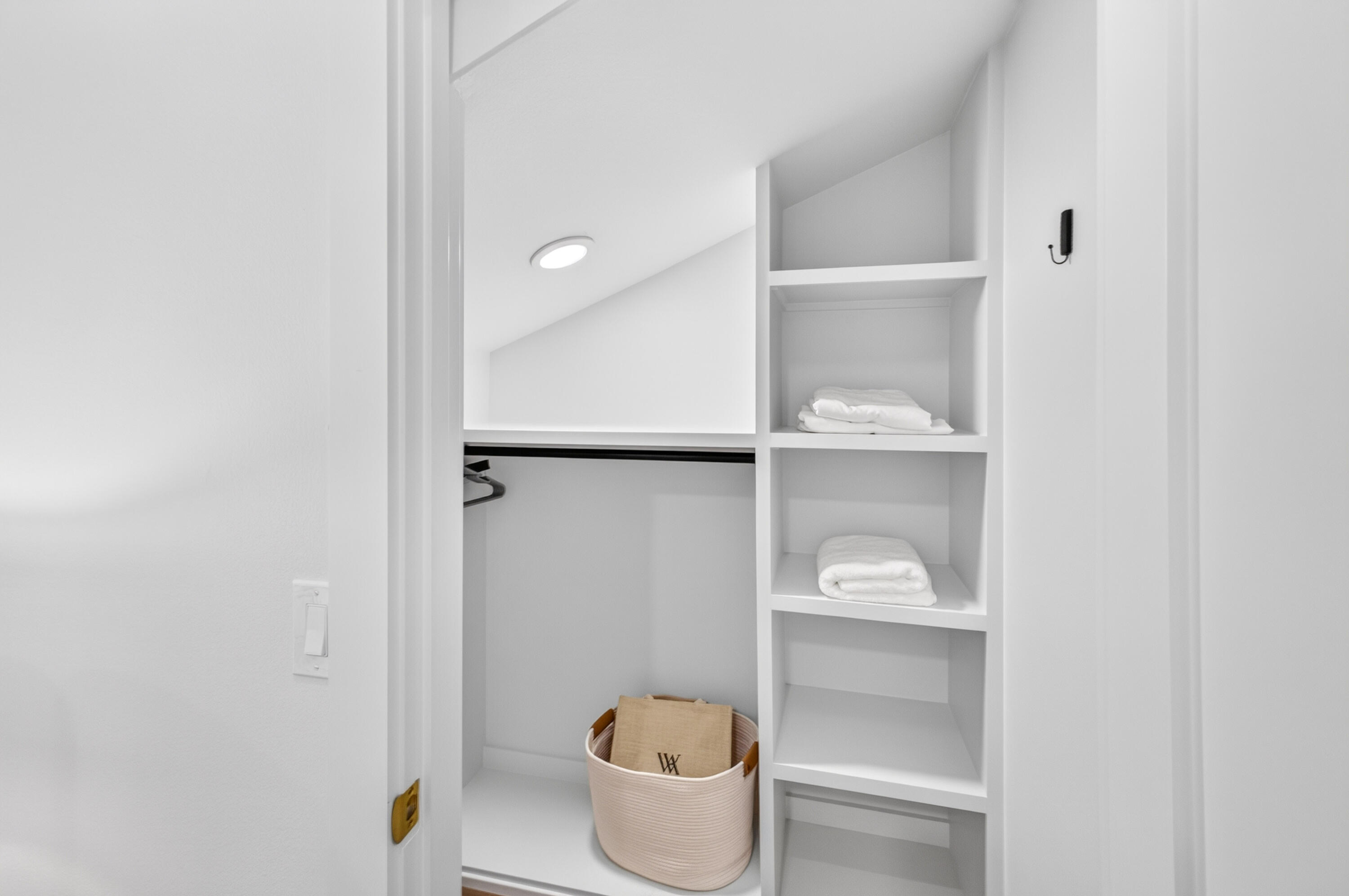 VANTAGE POINTE - Residential