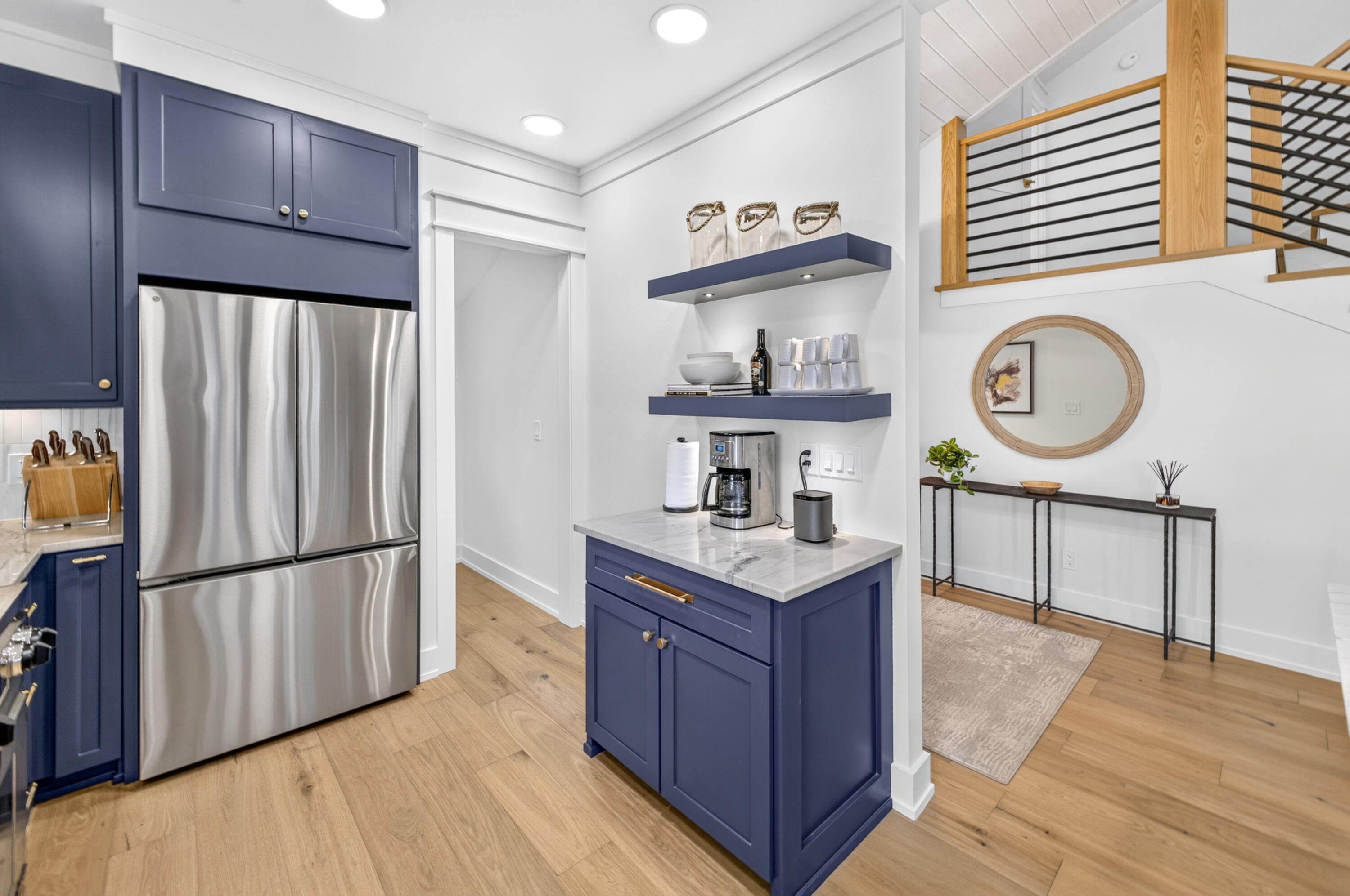 VANTAGE POINTE - Residential