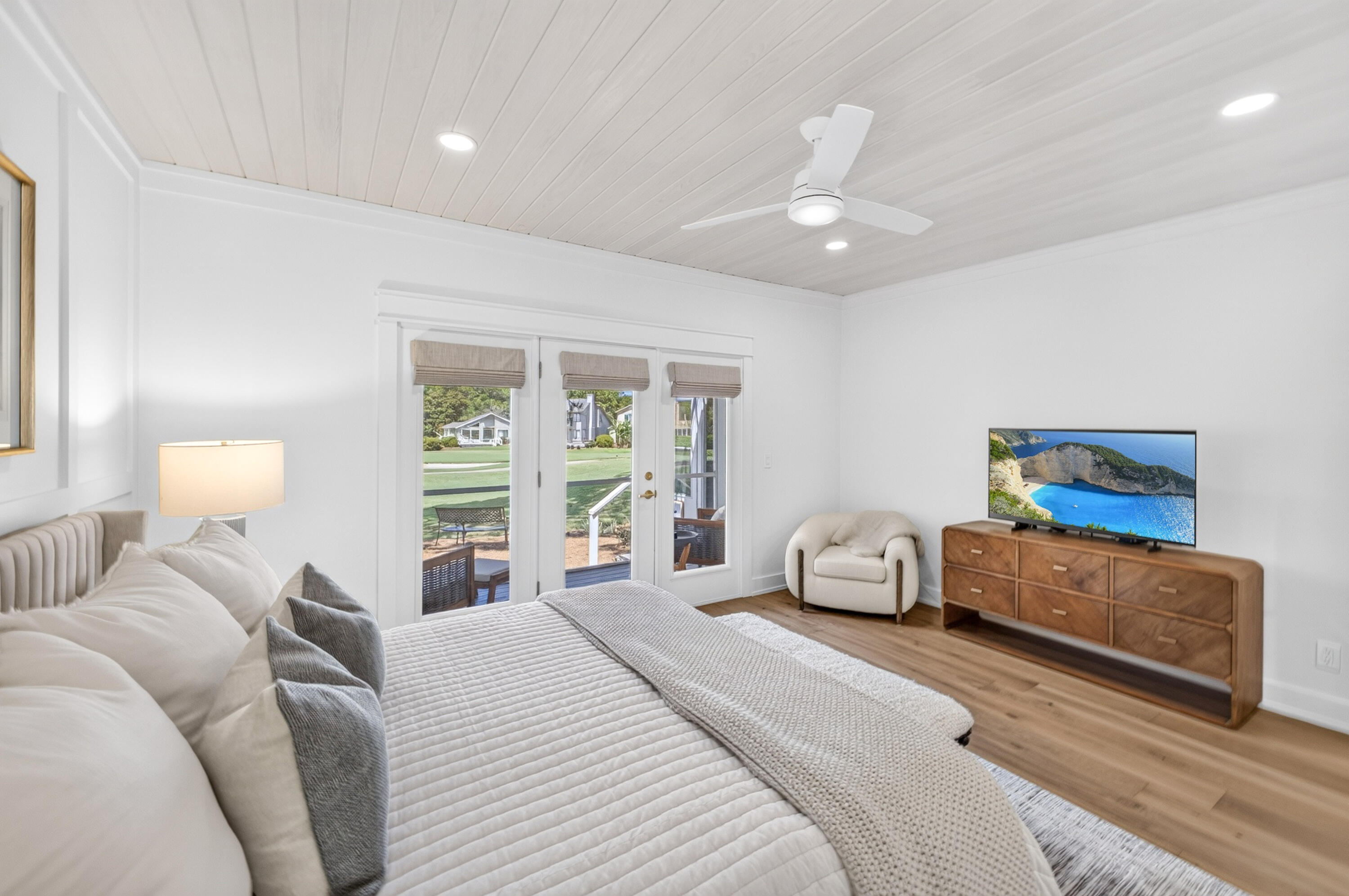 VANTAGE POINTE - Residential