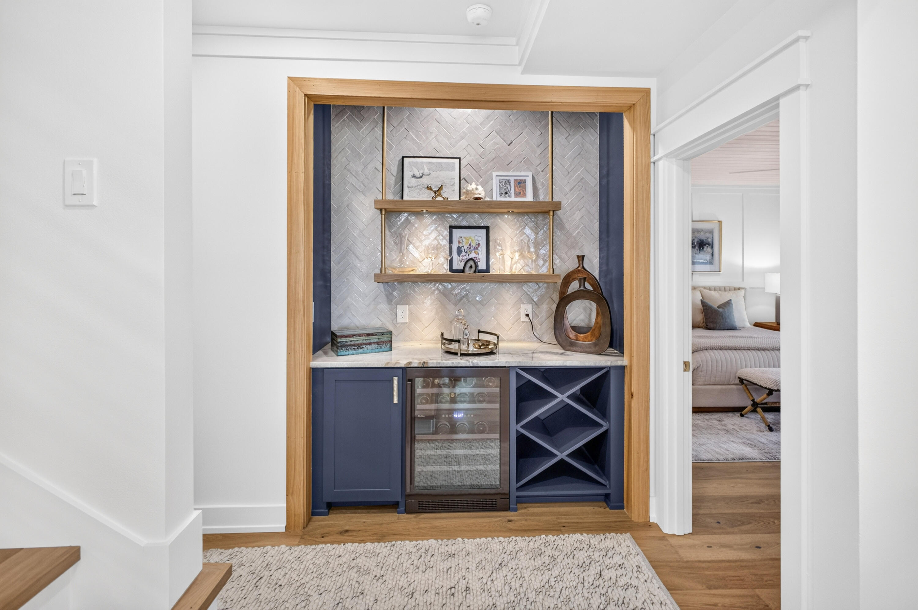 VANTAGE POINTE - Residential