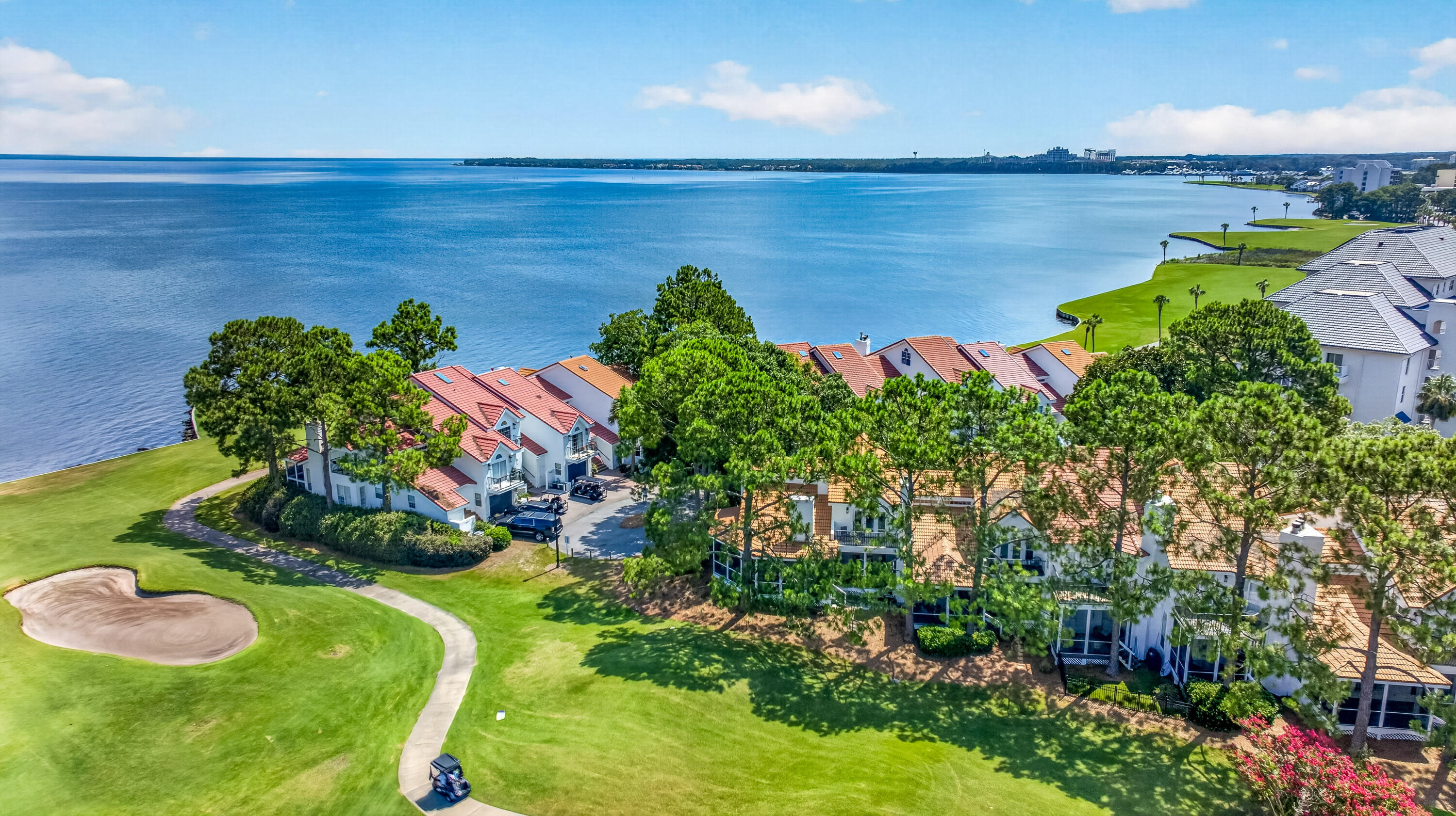 VANTAGE POINTE - Residential