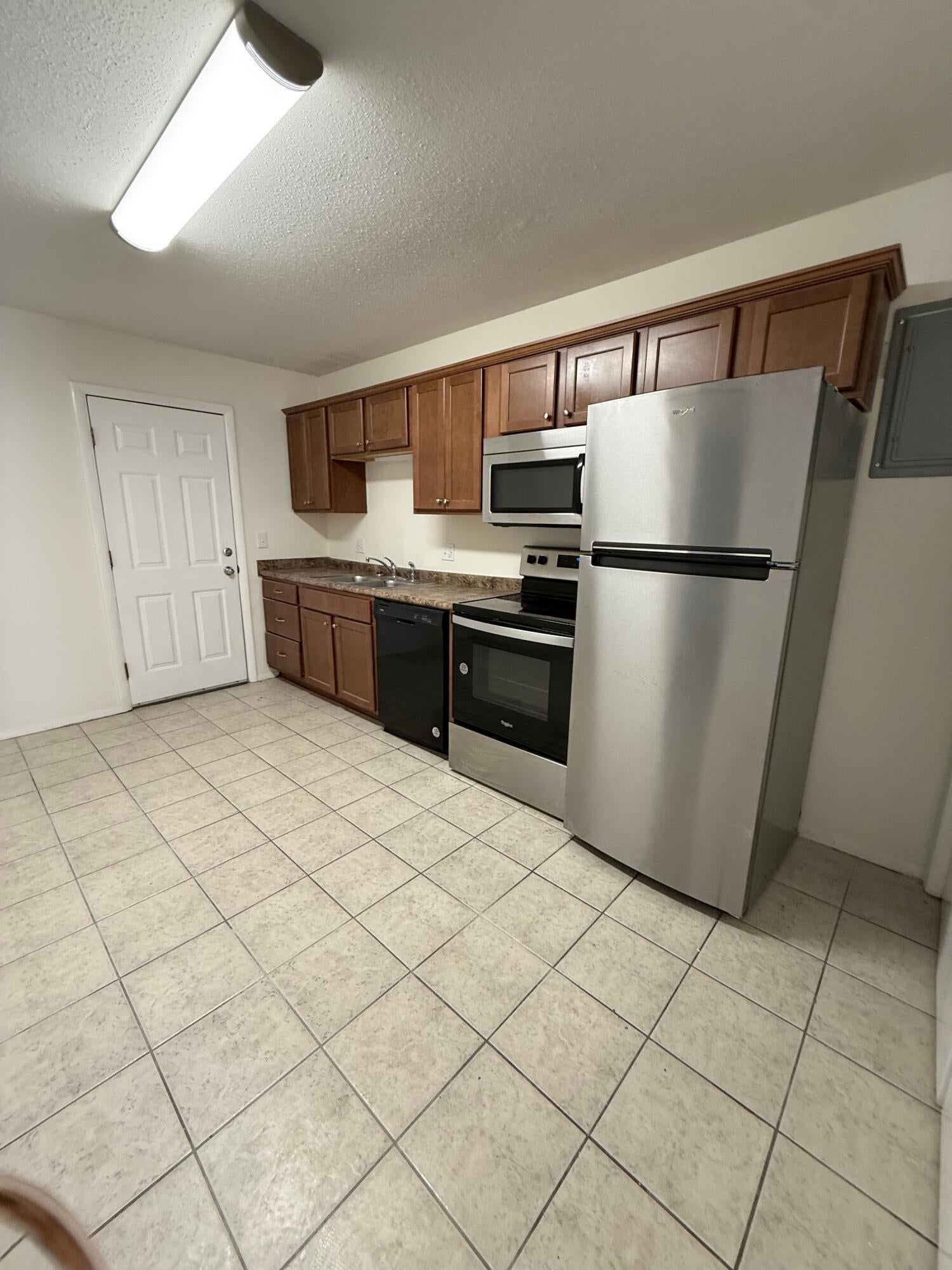 DOGWOOD APTS - Residential Lease