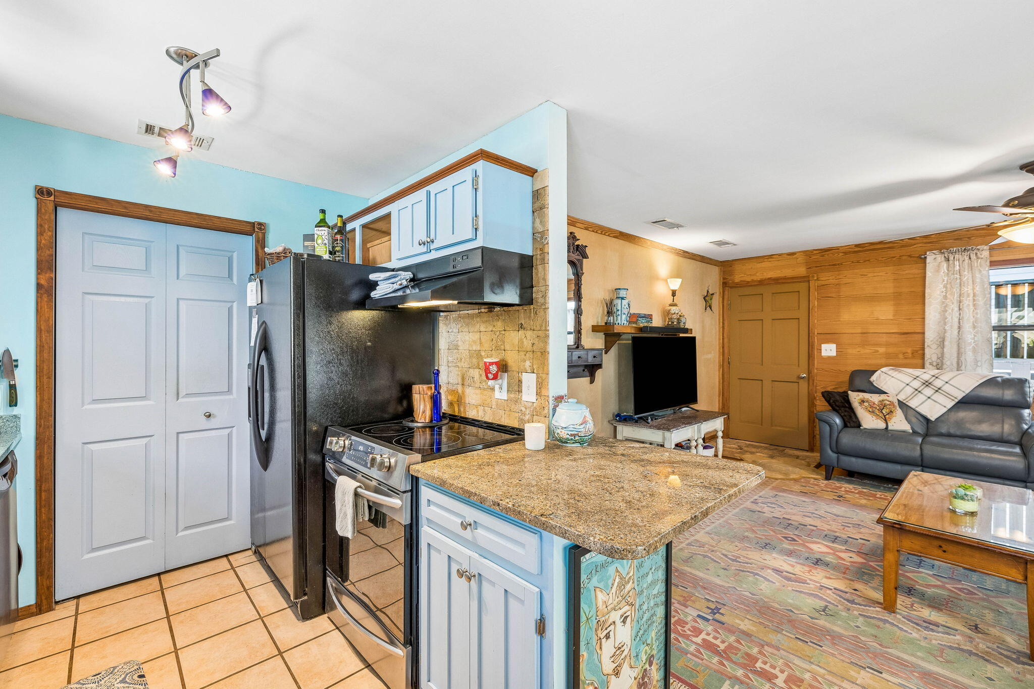 FRANGISTA BEACH 1ST ADDN - Residential