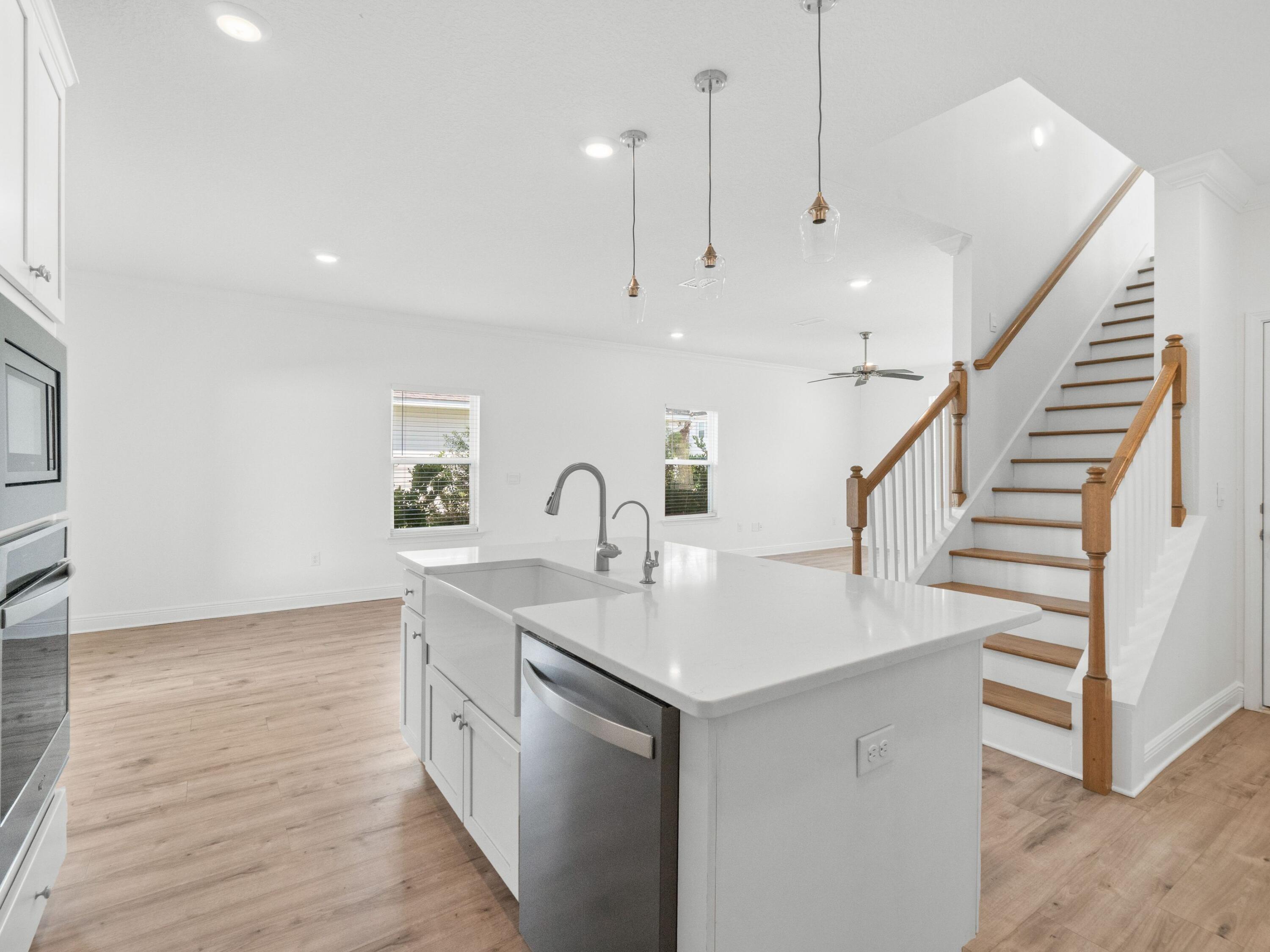 LAKEVIEW - Residential