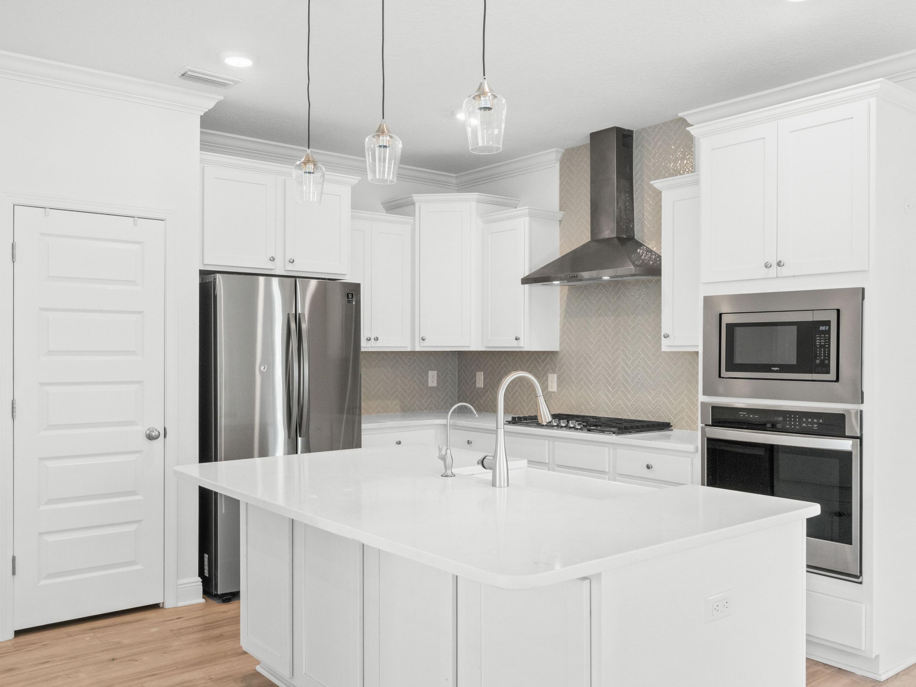 LAKEVIEW - Residential