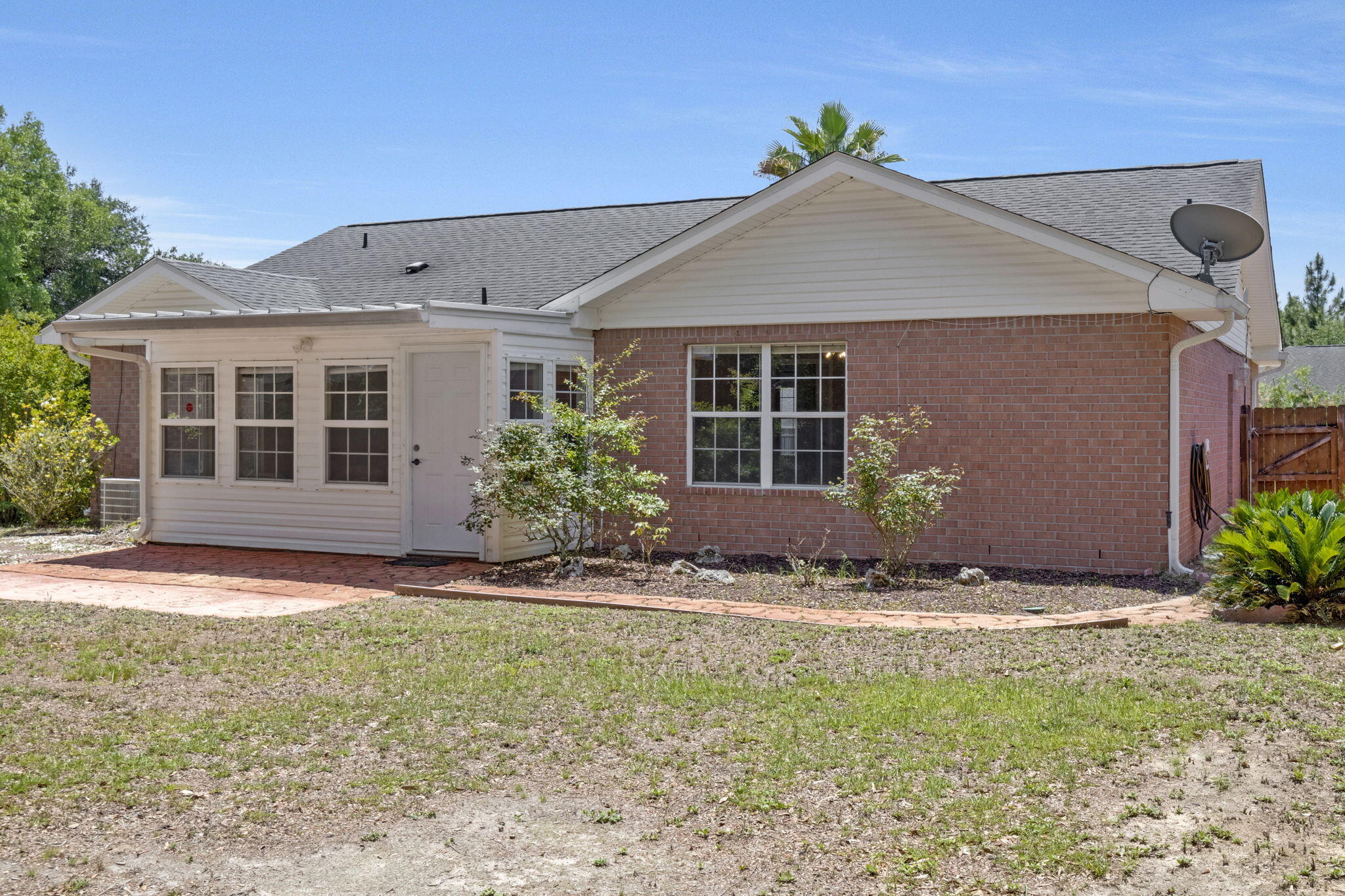 WOODBURY FOREST - Residential