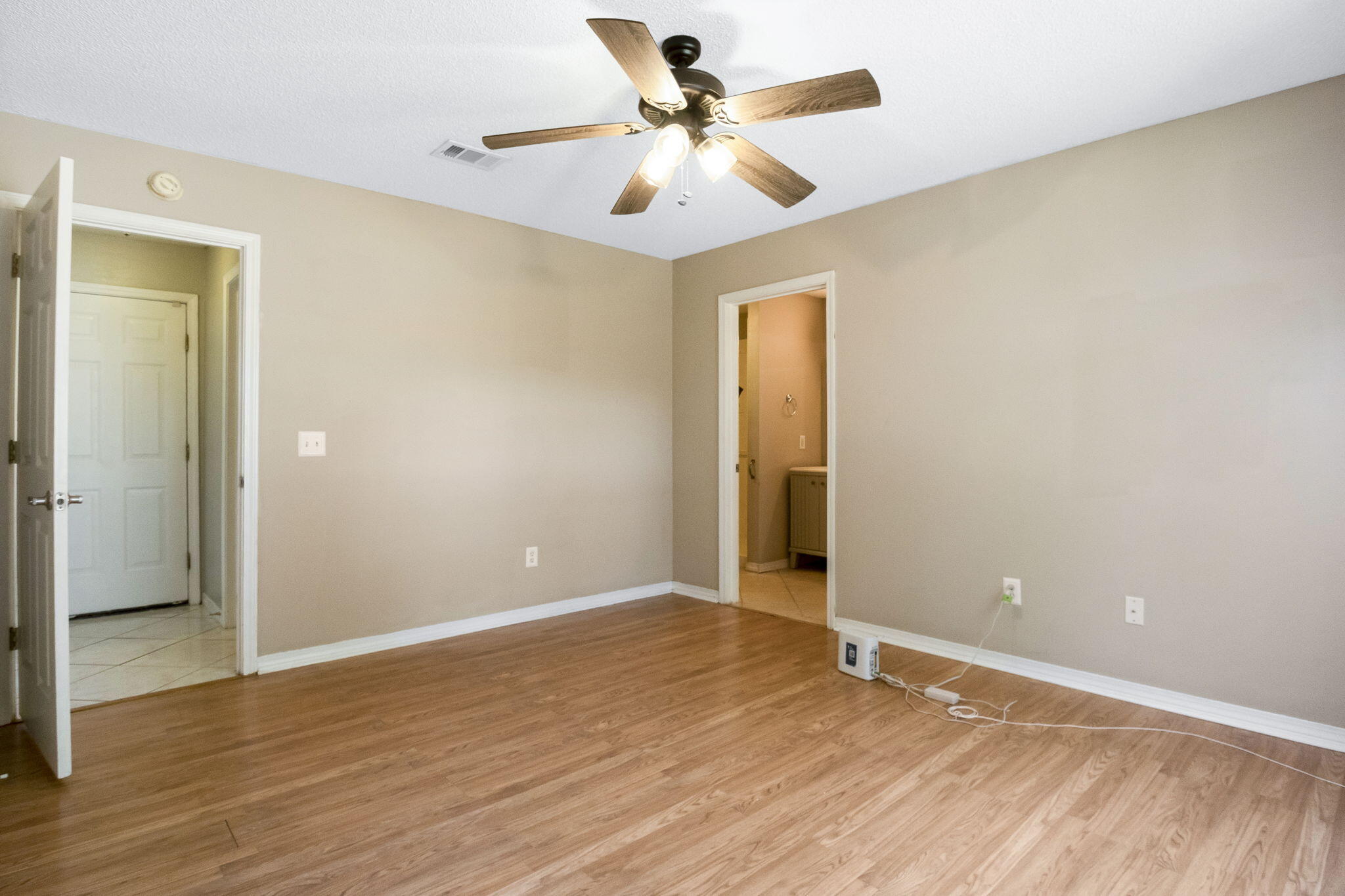 WOODBURY FOREST - Residential